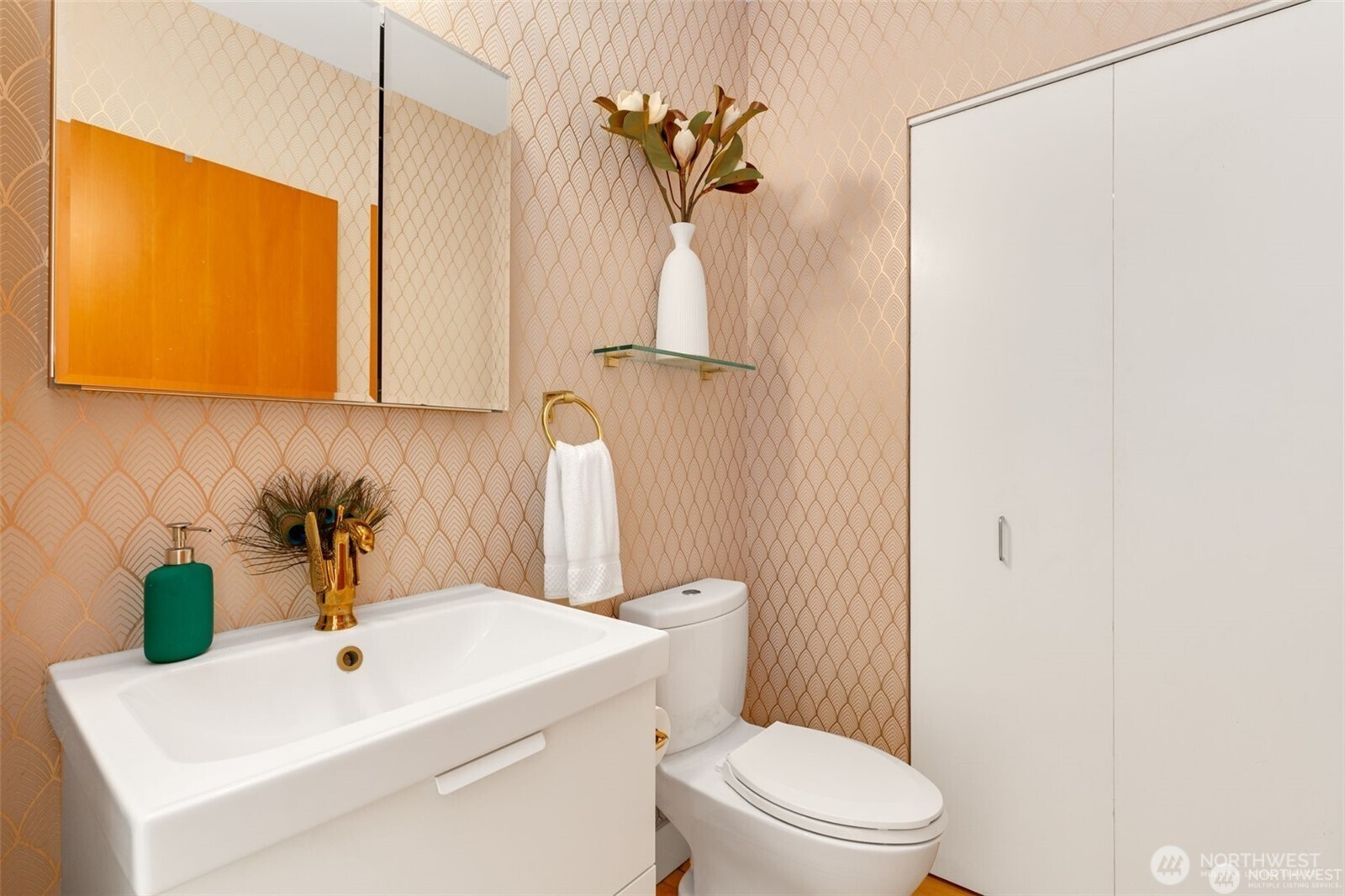 615 E Pike Street 306 Property Photo 18