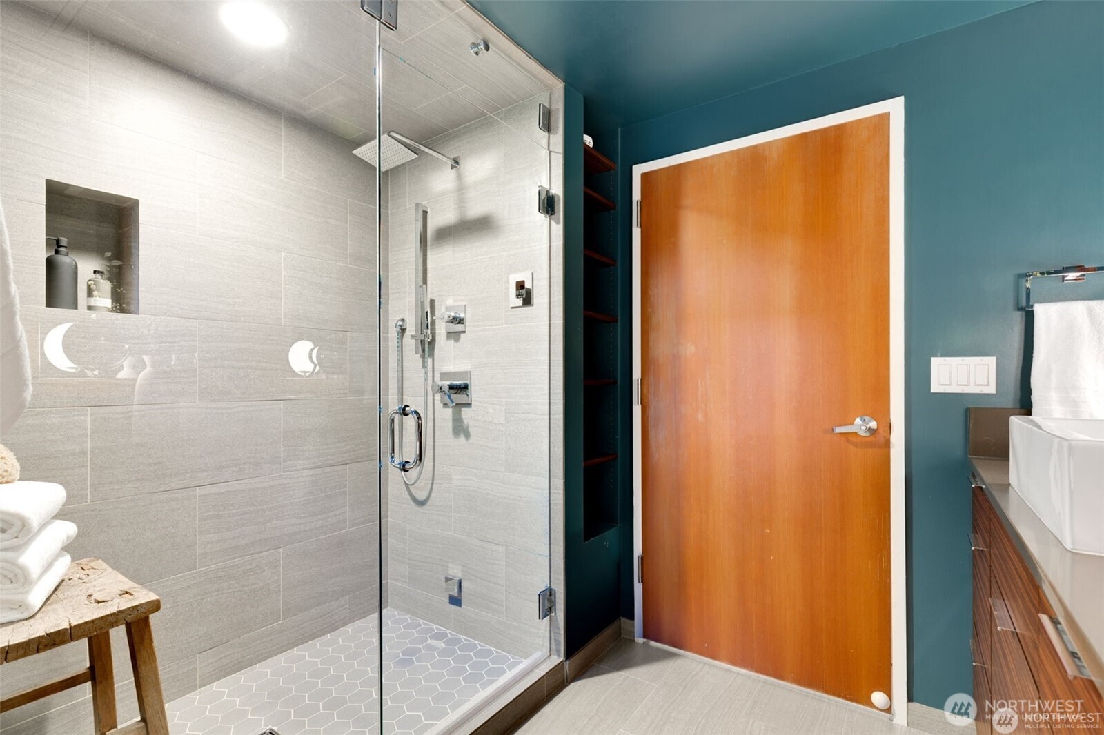 615 E Pike Street 306 Property Photo 31