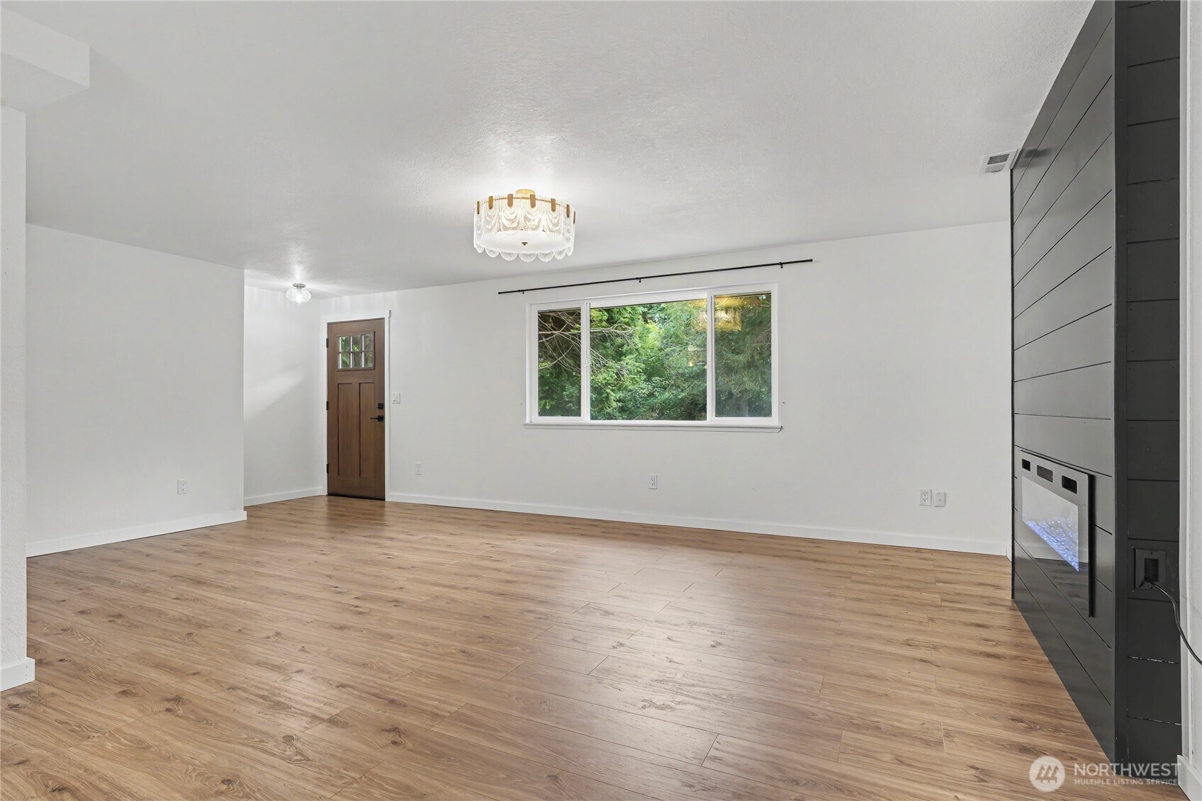 718 73rd Avenue Property Photo 4