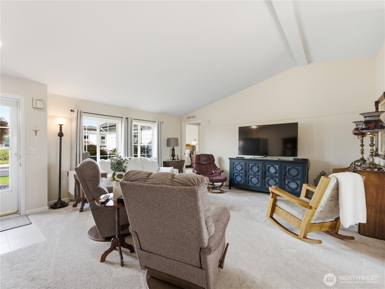 554 Canyon Drive Property Photo 8