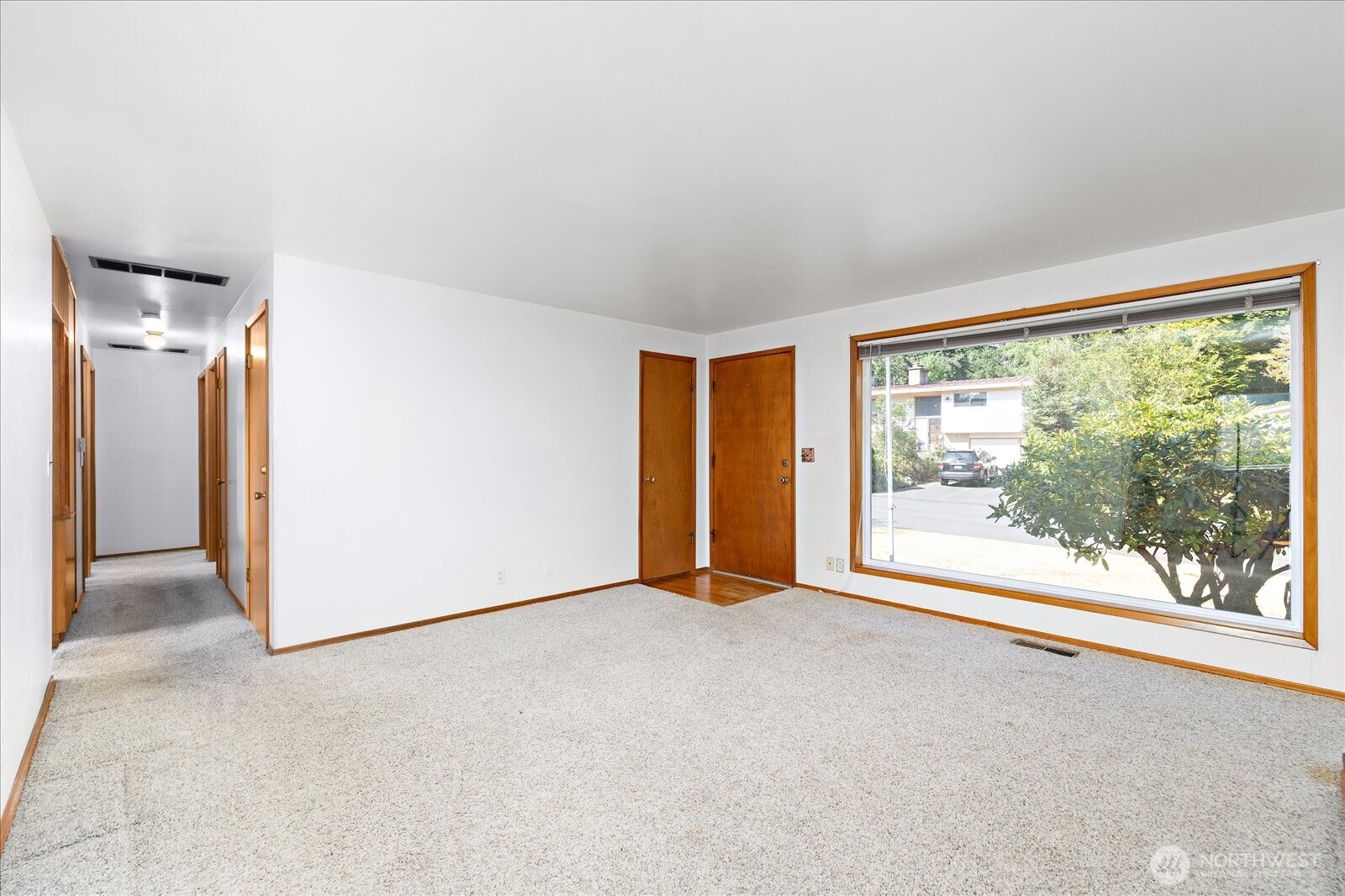 19233 83rd Place Property Photo 6