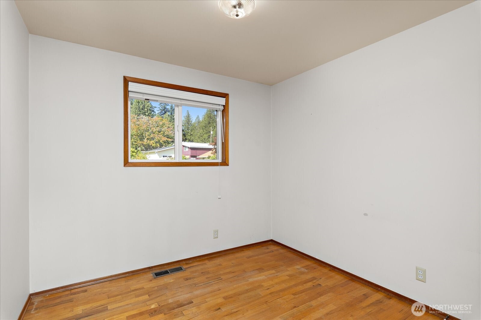 19233 83rd Place Property Photo 15