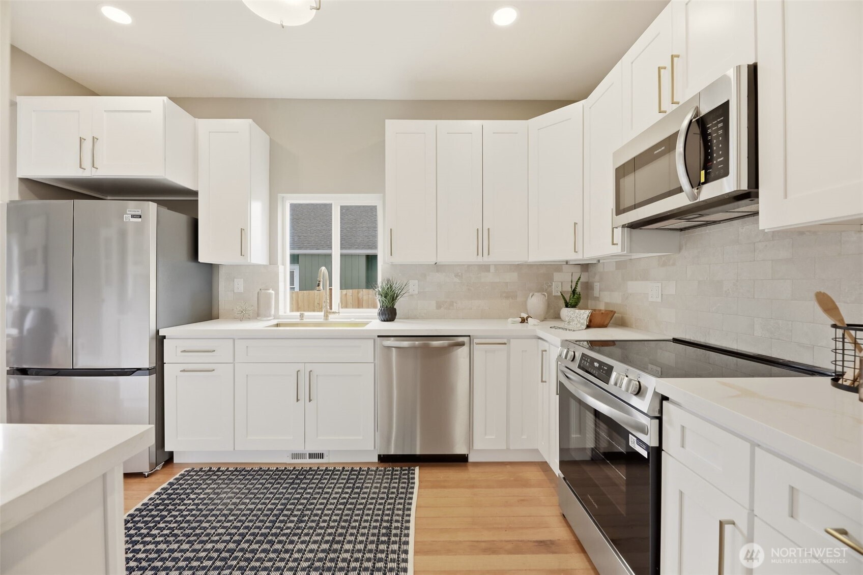 2018 Oakes Avenue Property Photo 9