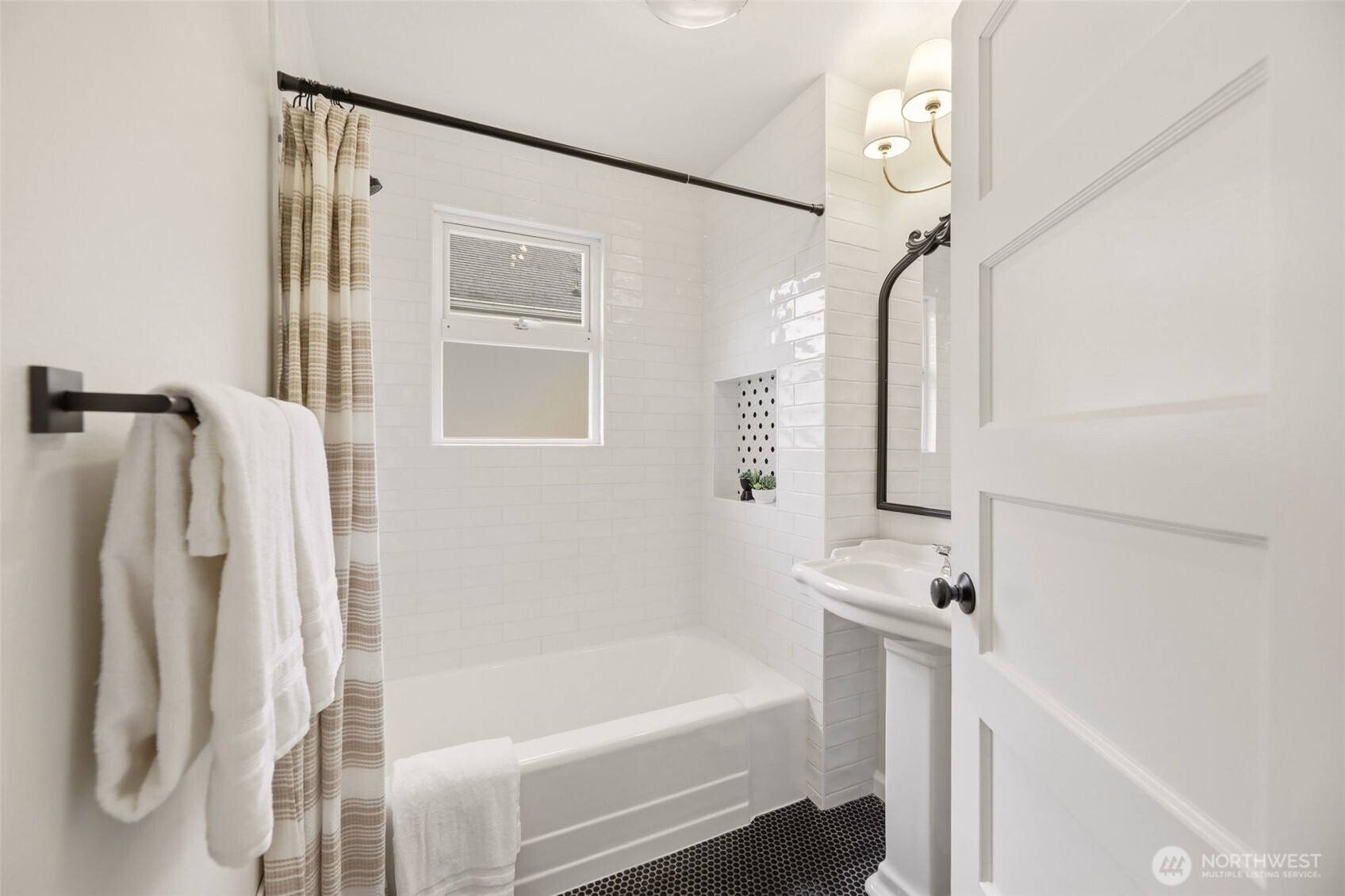 2018 Oakes Avenue Property Photo 13