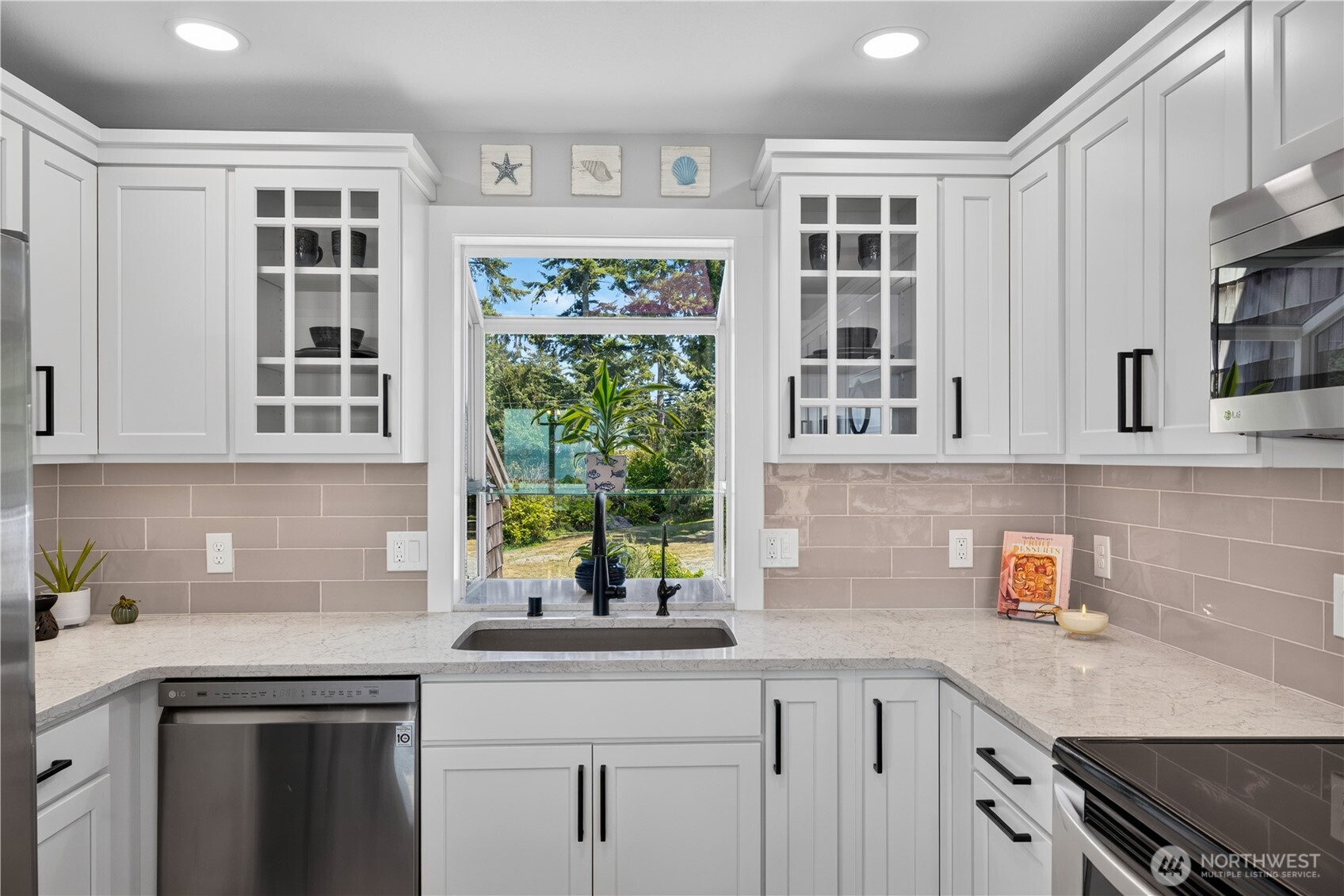 2285 W Beach Road C Property Photo 11