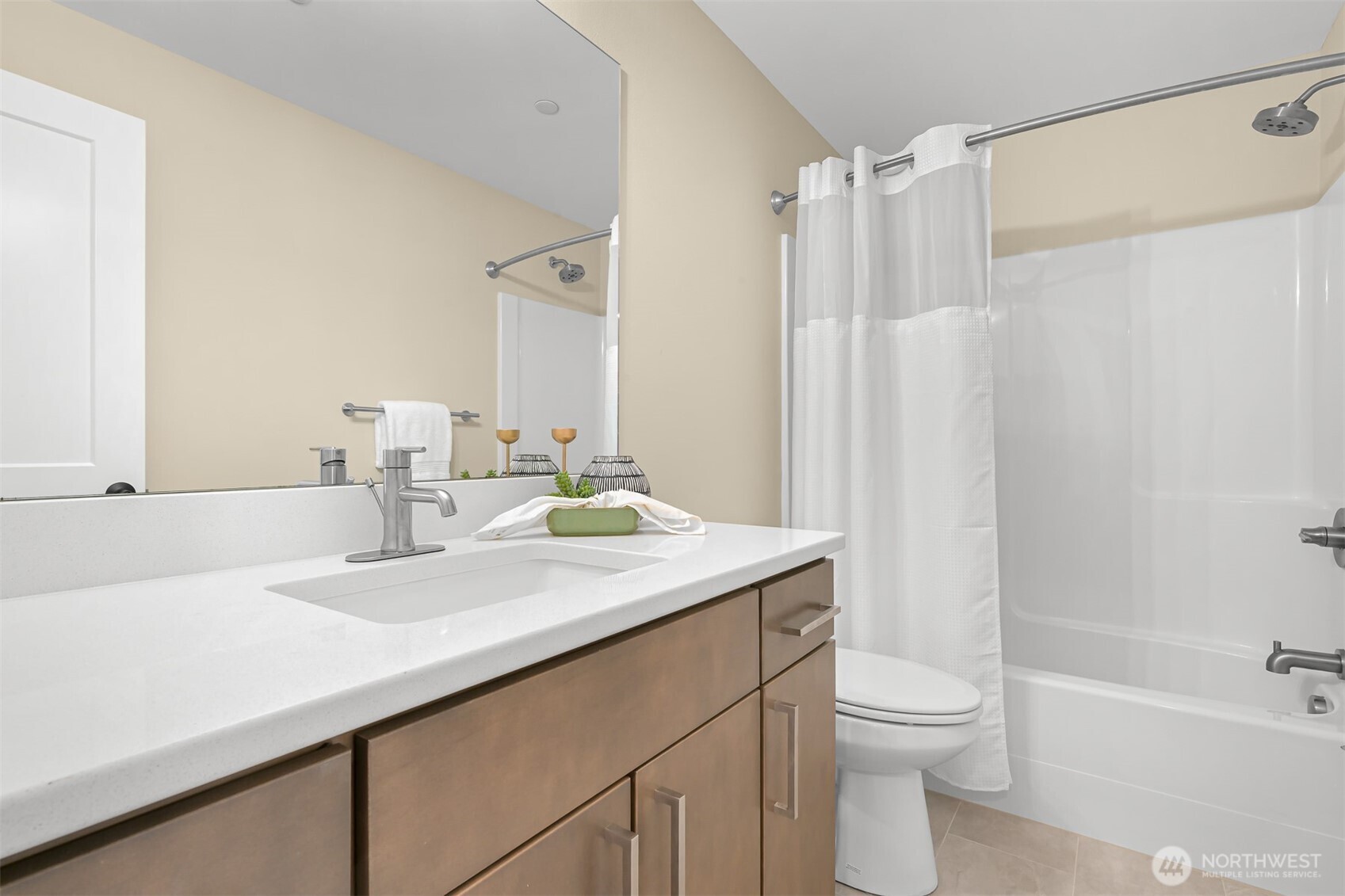 3414 Sussex Drive Property Photo 32