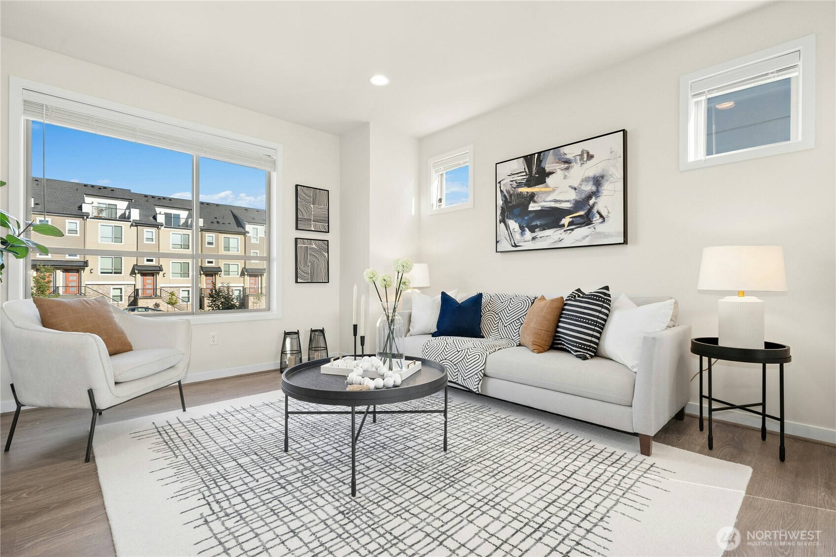 1085 6th Walk Property Photo 3