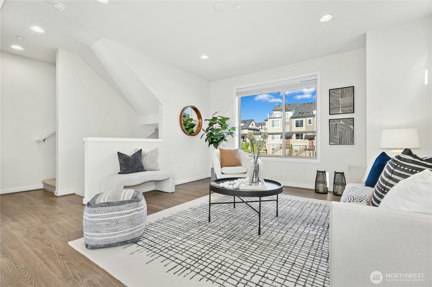 1085 6th Walk Property Photo 4