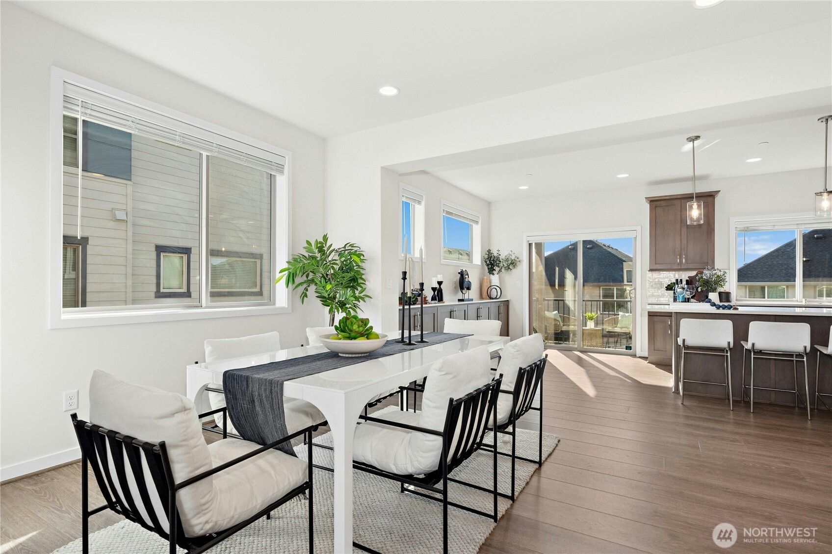 1085 6th Walk Property Photo 6