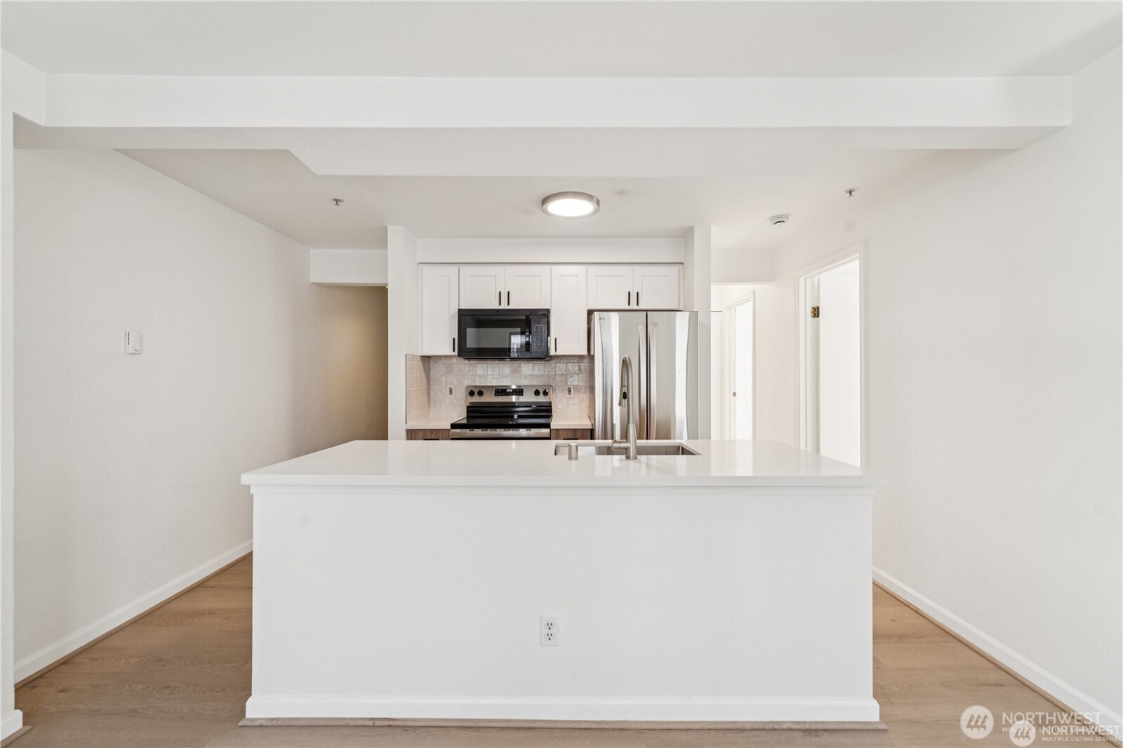 769 Hayes Street 405 Property Photo 5