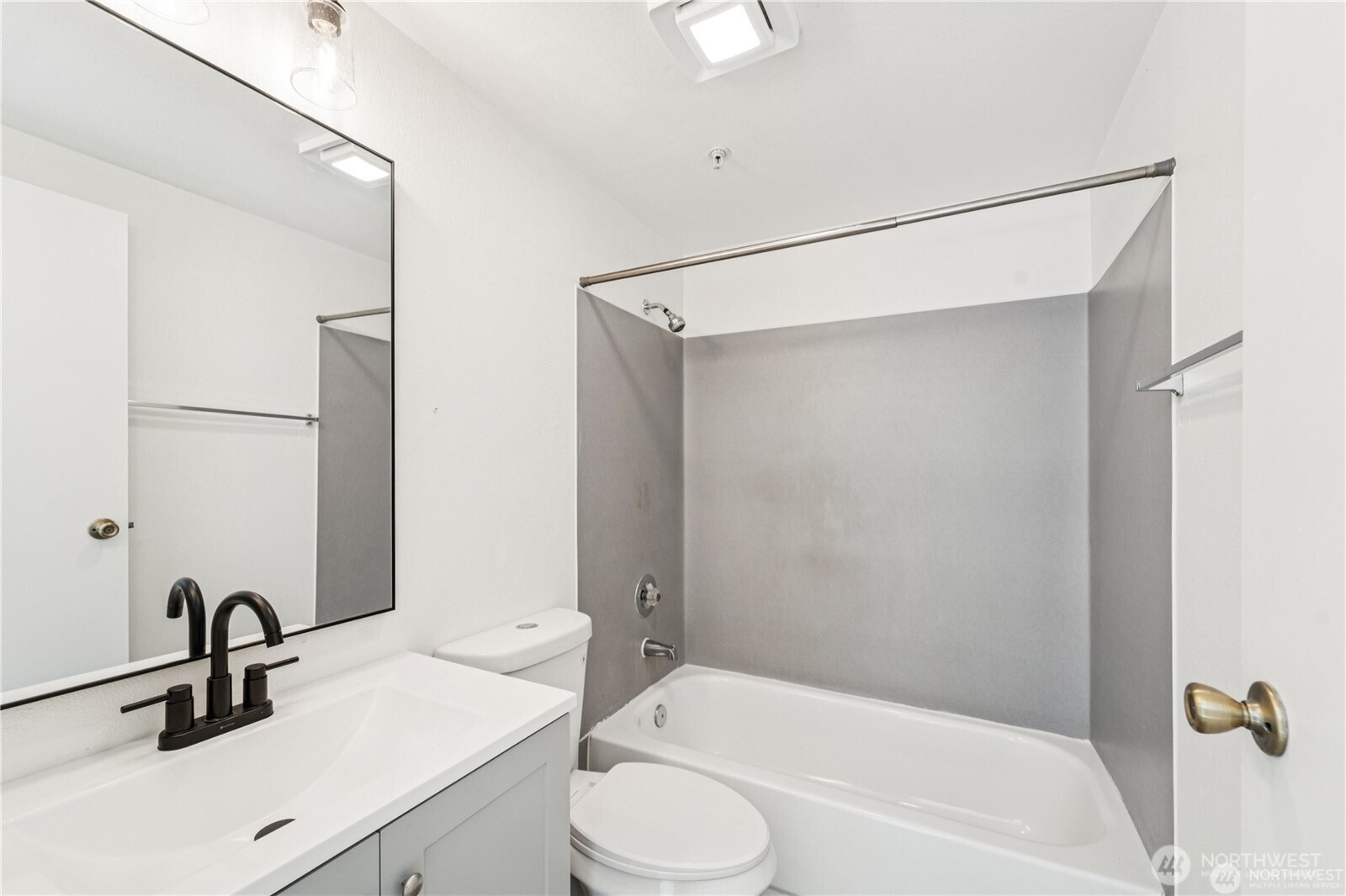 769 Hayes Street 405 Property Photo 14