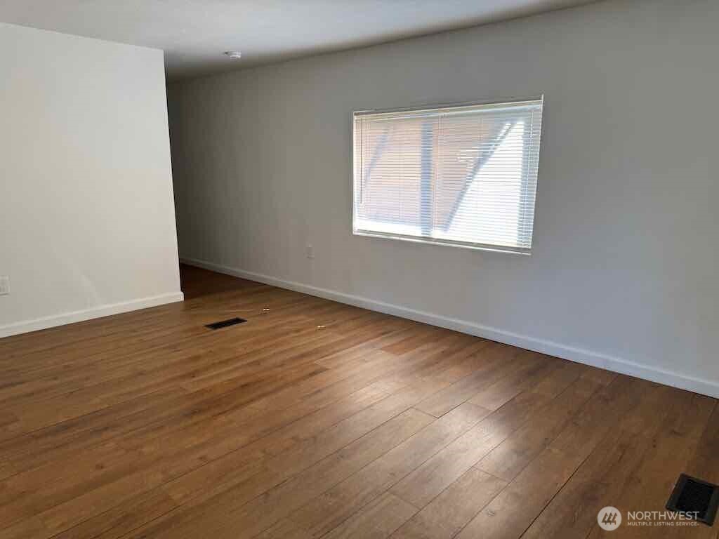 210 E Rain Street Property Photo 11