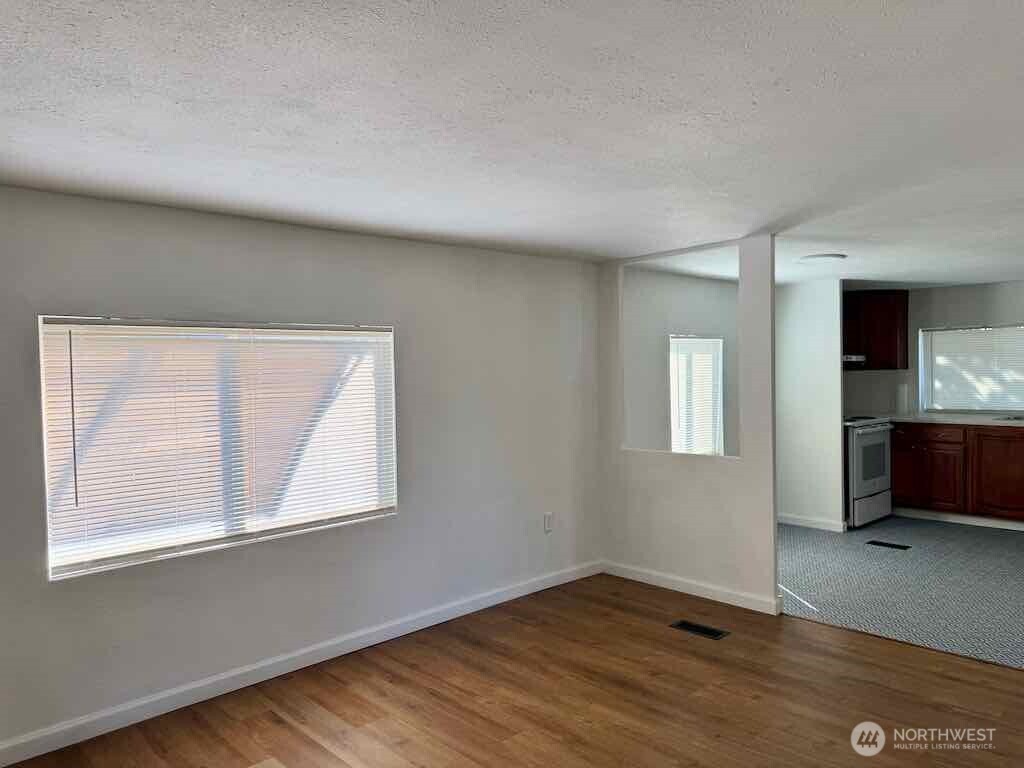 210 E Rain Street Property Photo 12