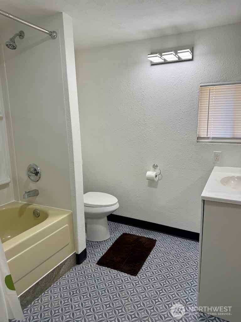 210 E Rain Street Property Photo 19