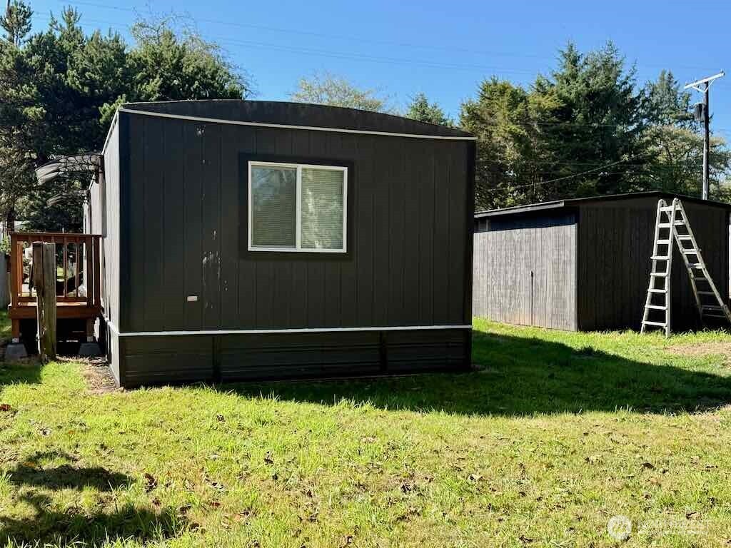 210 E Rain Street Property Photo 22