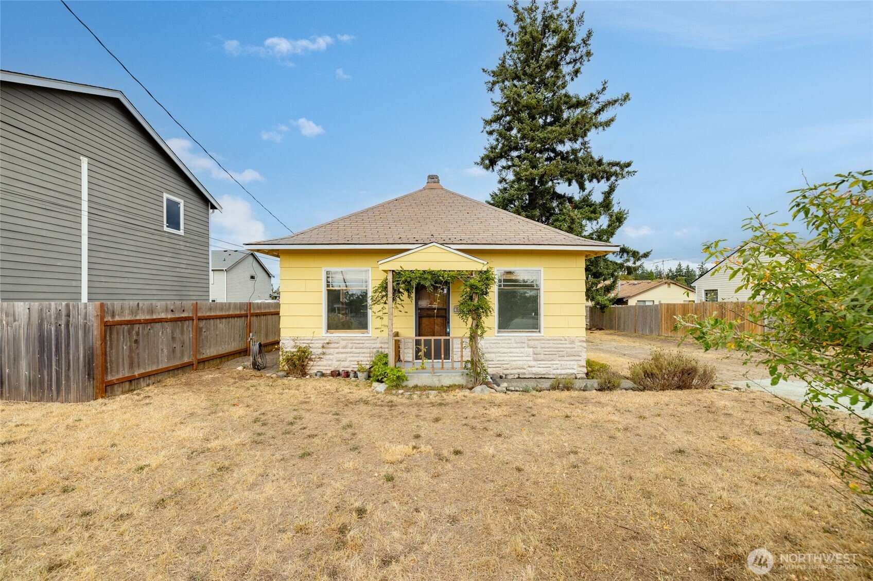 1442 E Whidbey Avenue Property Photo 1