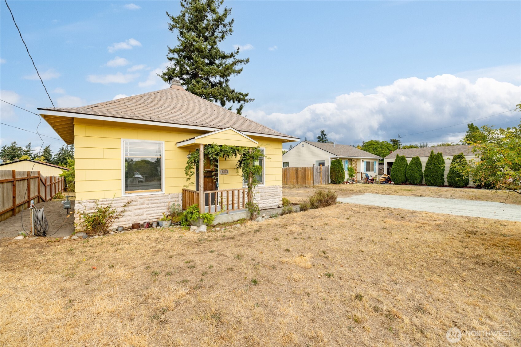 1442 E Whidbey Avenue Property Photo 2