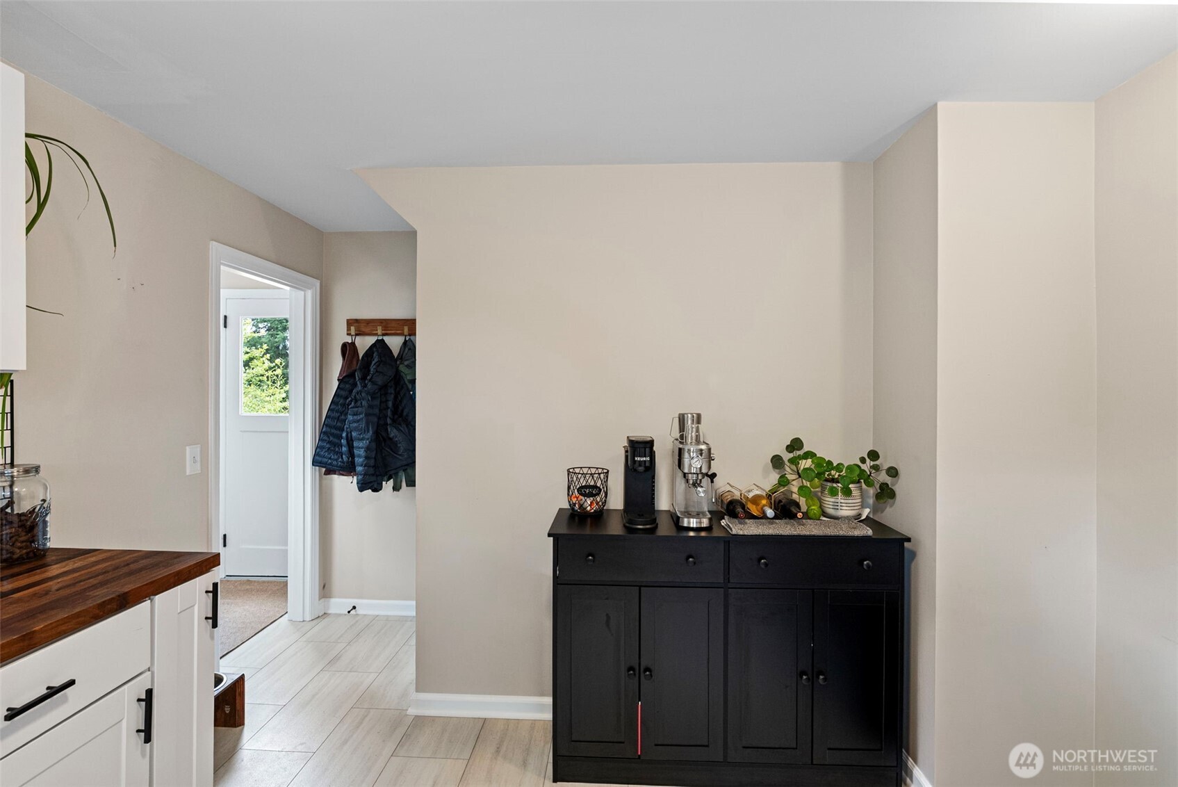 224 Bremerton Boulevard Property Photo 7
