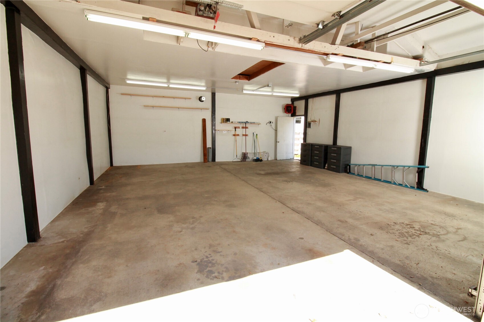 411 S Sprague Street Property Photo 5
