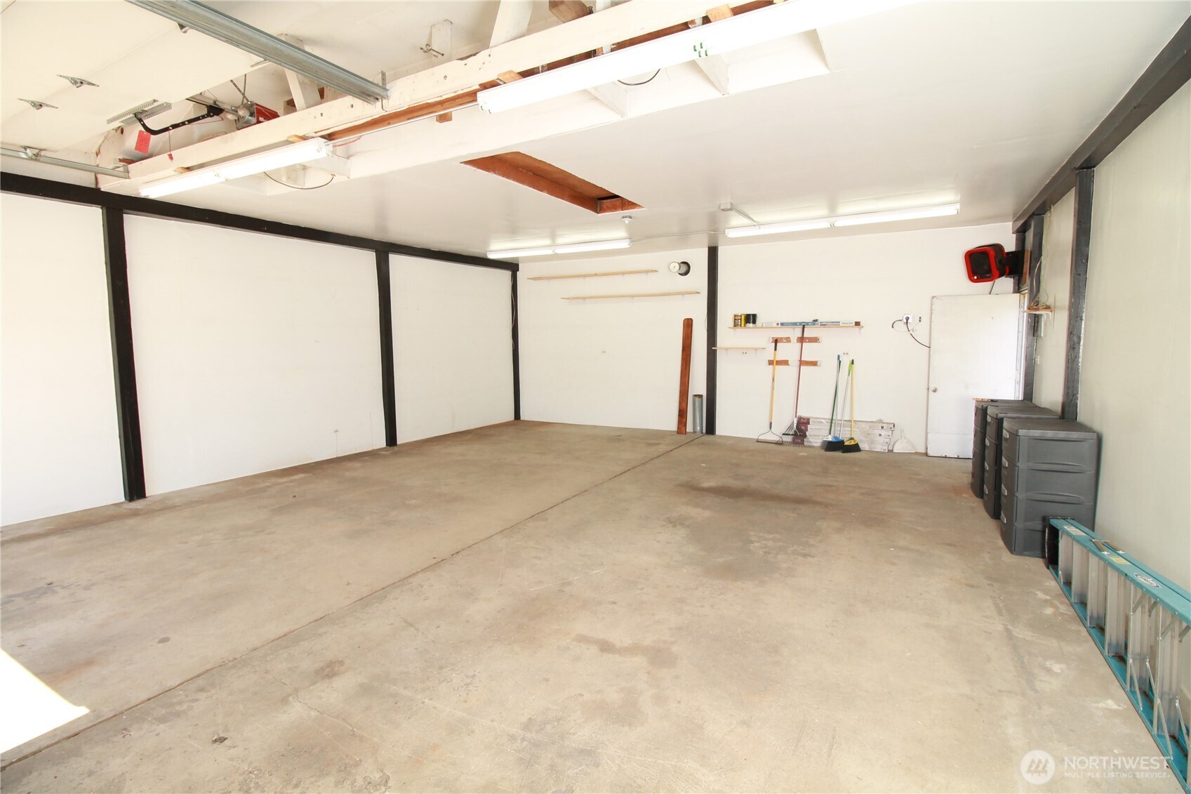 411 S Sprague Street Property Photo 7