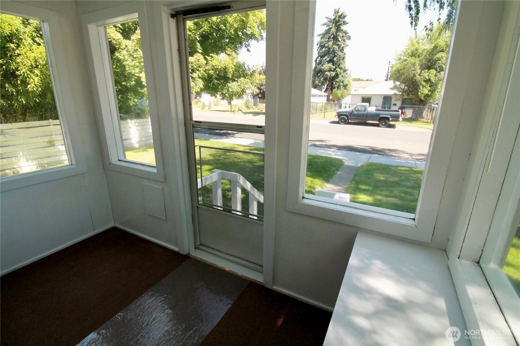 411 S Sprague Street Property Photo 9