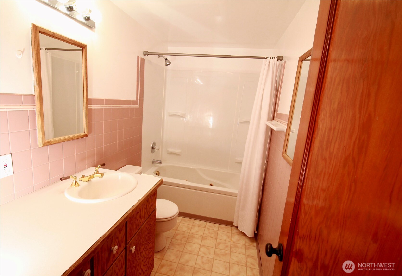 411 S Sprague Street Property Photo 16