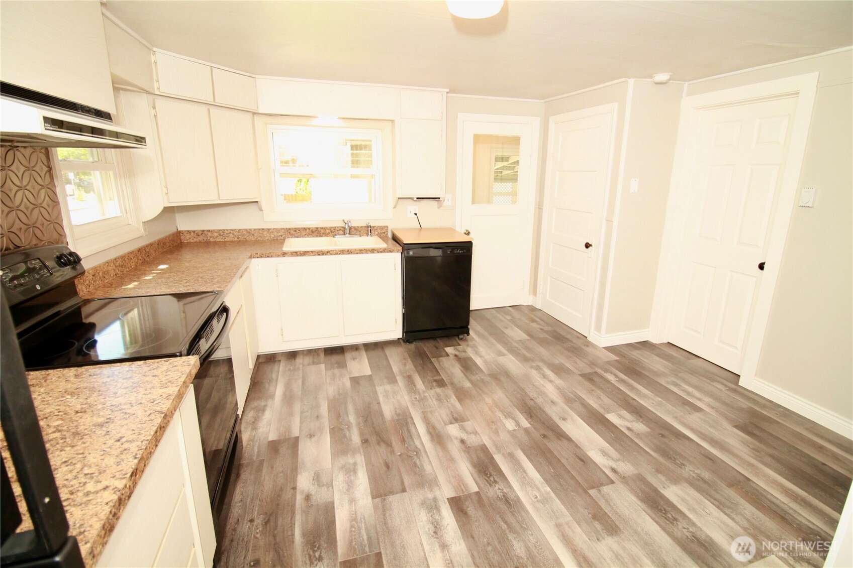 411 S Sprague Street Property Photo 19