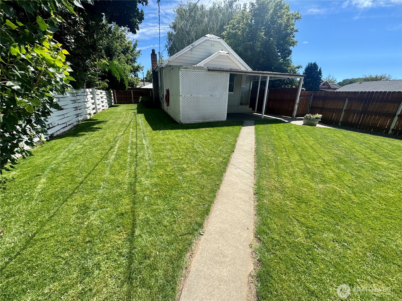 411 S Sprague Street Property Photo 33
