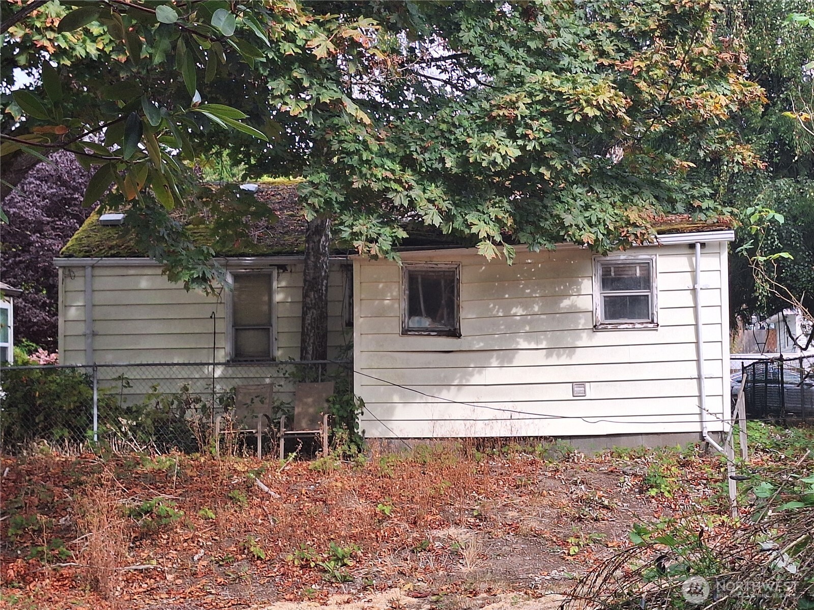 5647 38th Avenue Property Photo 2