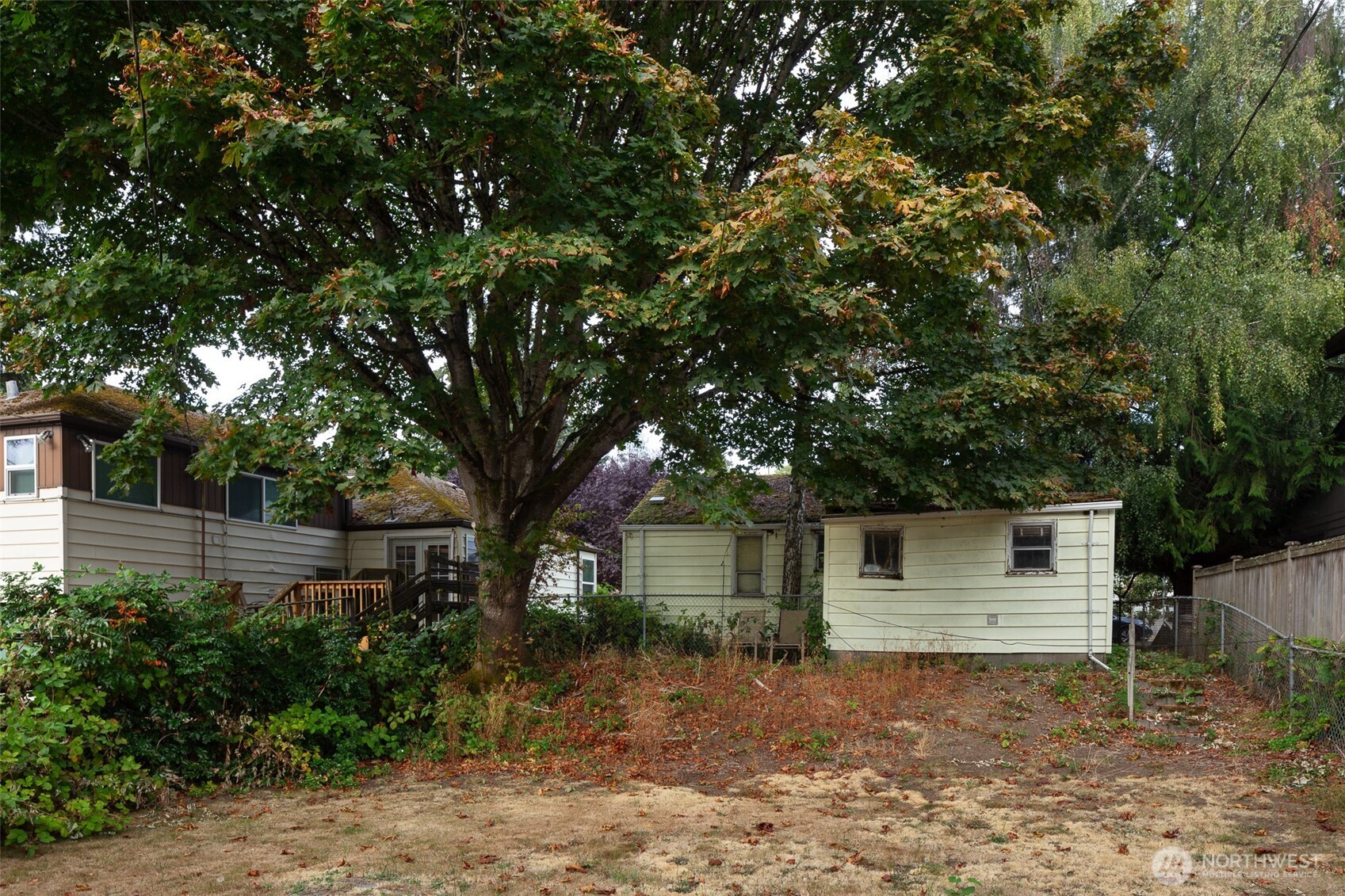 5647 38th Avenue Property Photo 3