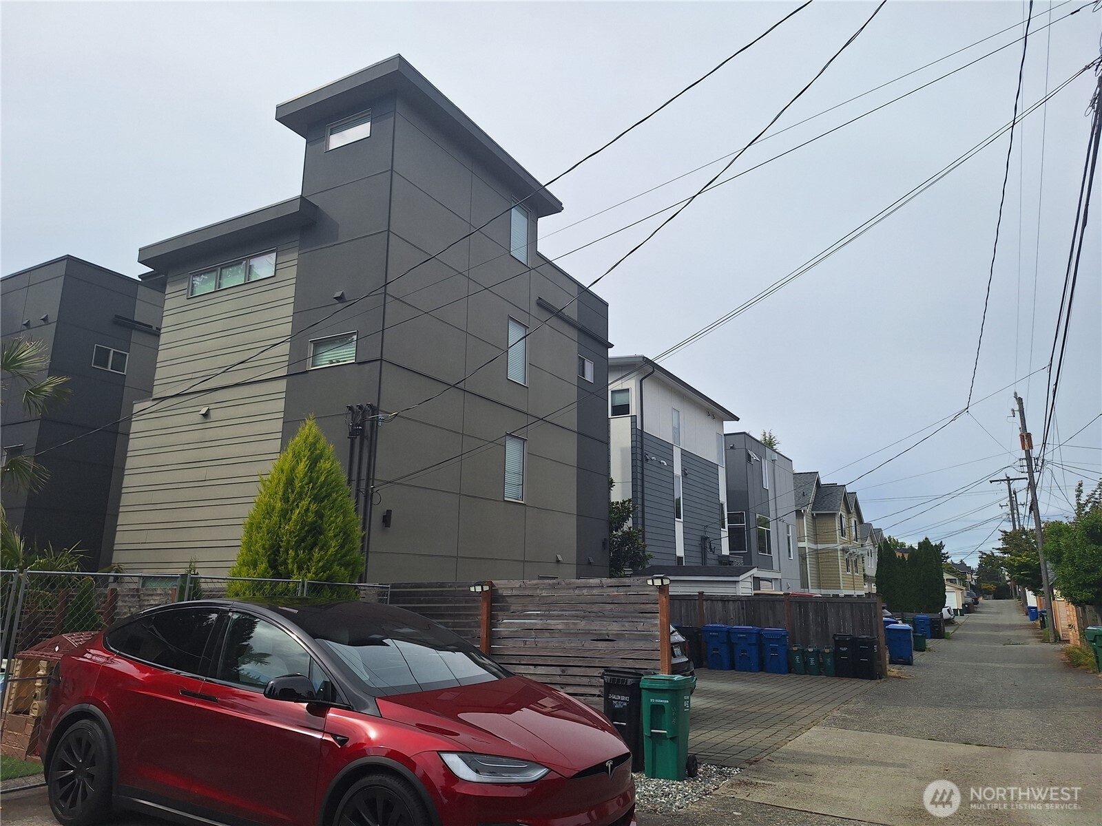 5647 38th Avenue Property Photo 6