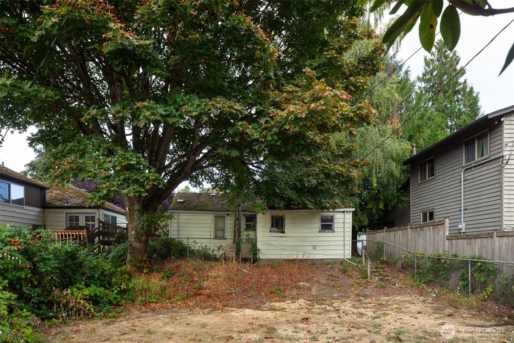 5647 38th Avenue Property Photo 8