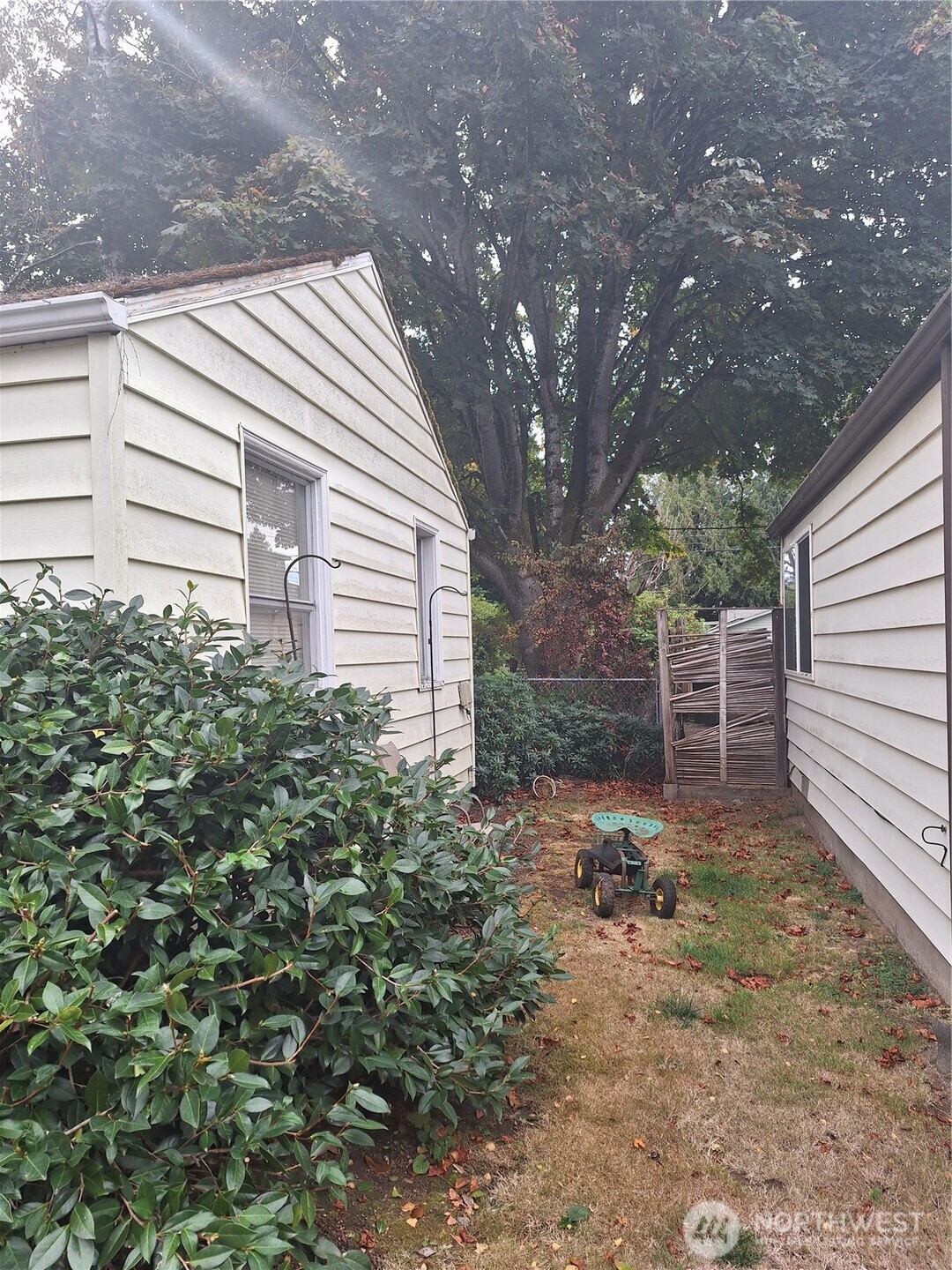 5647 38th Avenue Property Photo 13