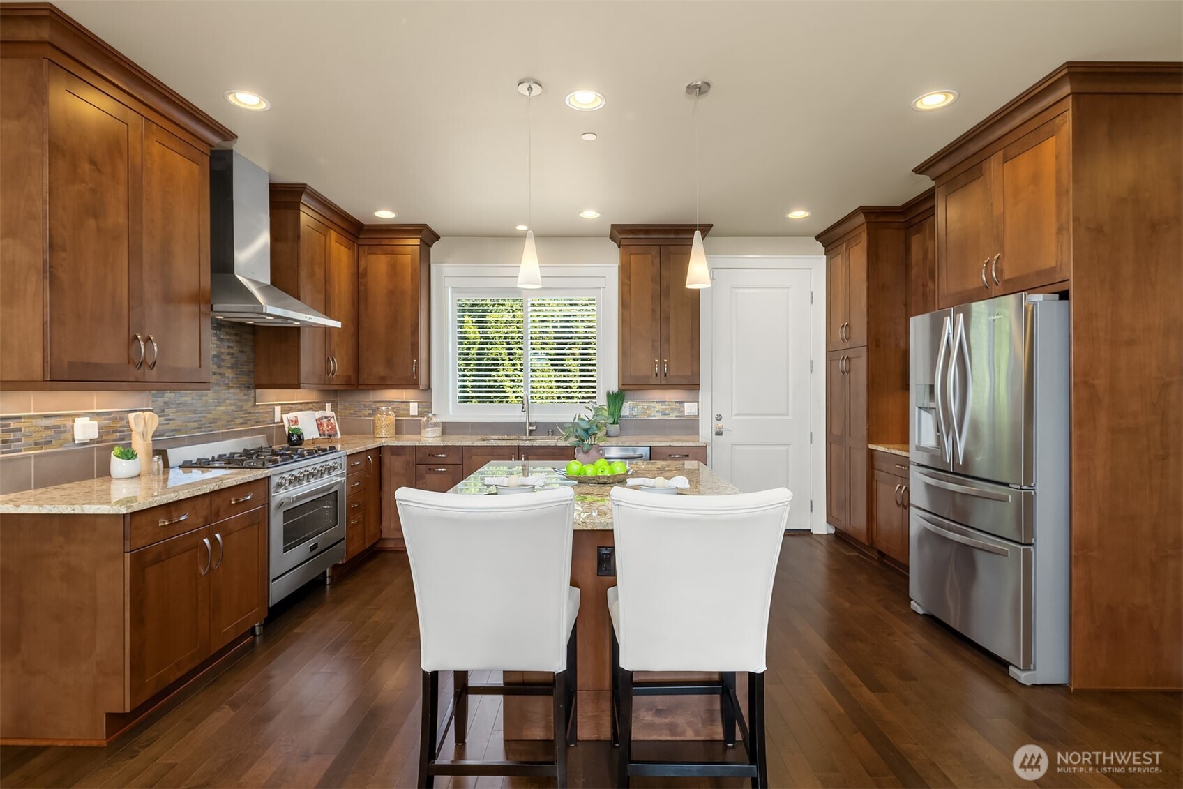 20 6th Street Property Photo 10