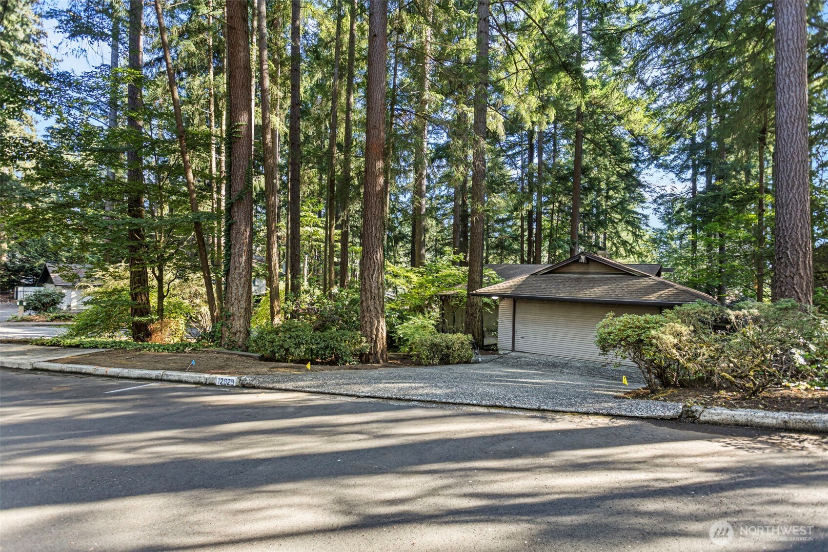 12929 Ne 25th Place Property Photo 3