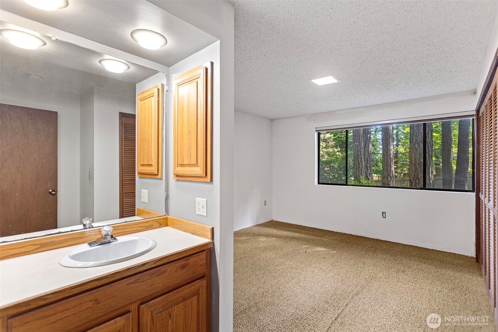 12929 Ne 25th Place Property Photo 33