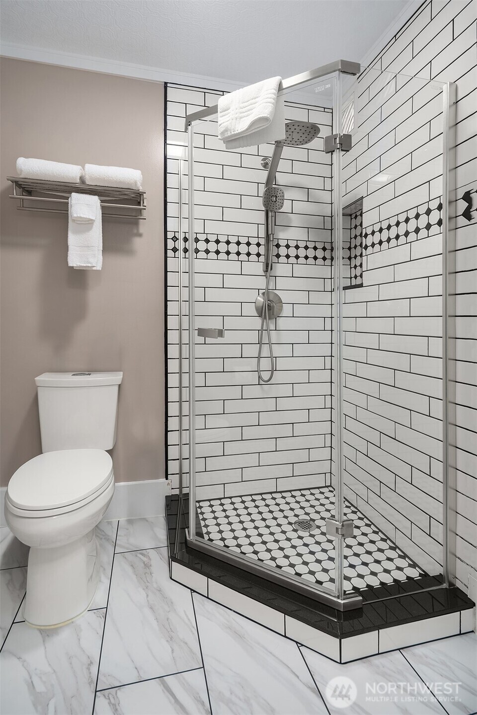 131 E 12th Street Property Photo 21