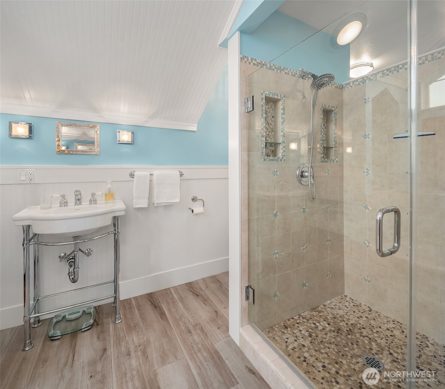 131 E 12th Street Property Photo 26