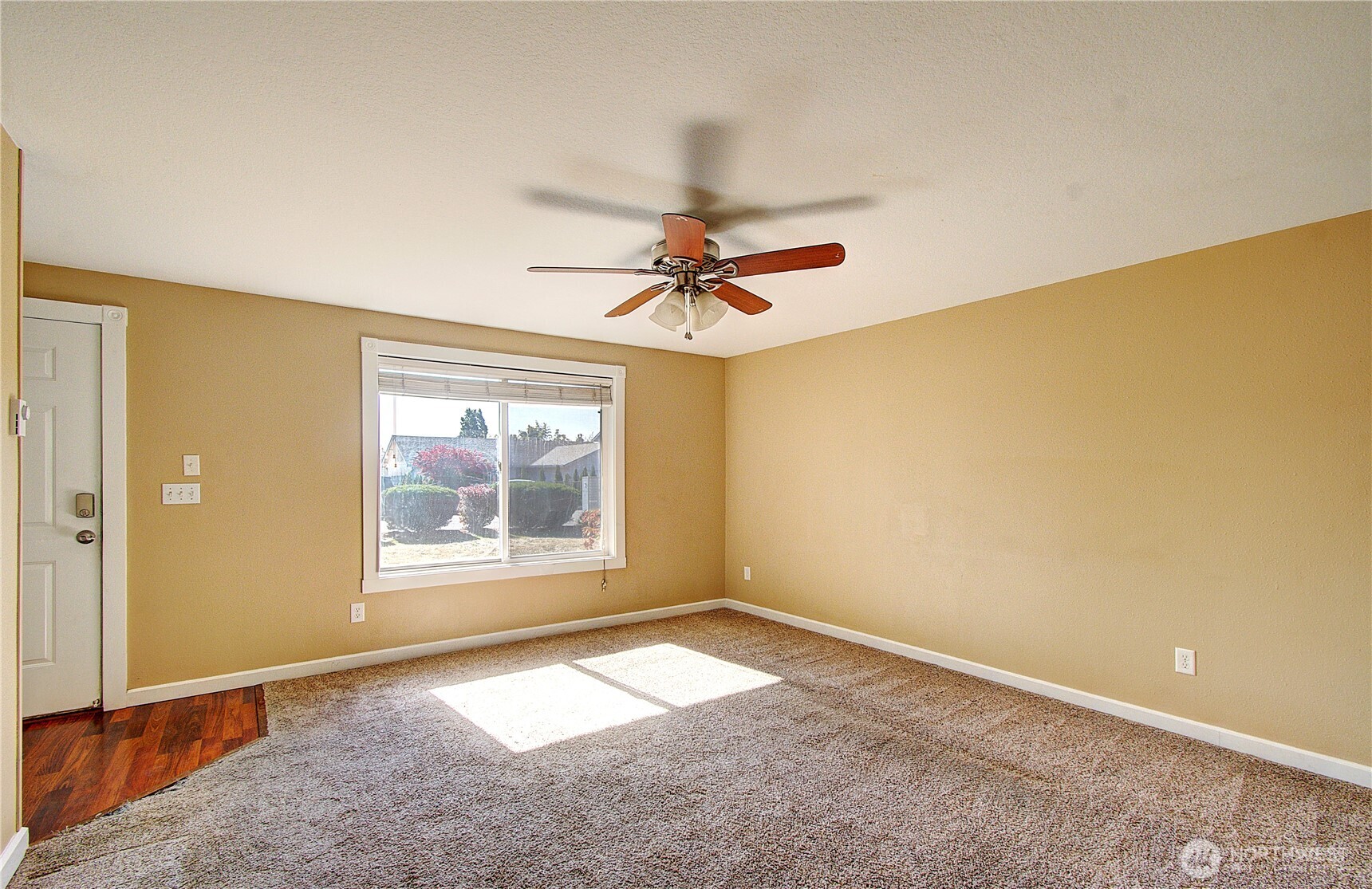 16002 Ne 74th Street Property Photo 3