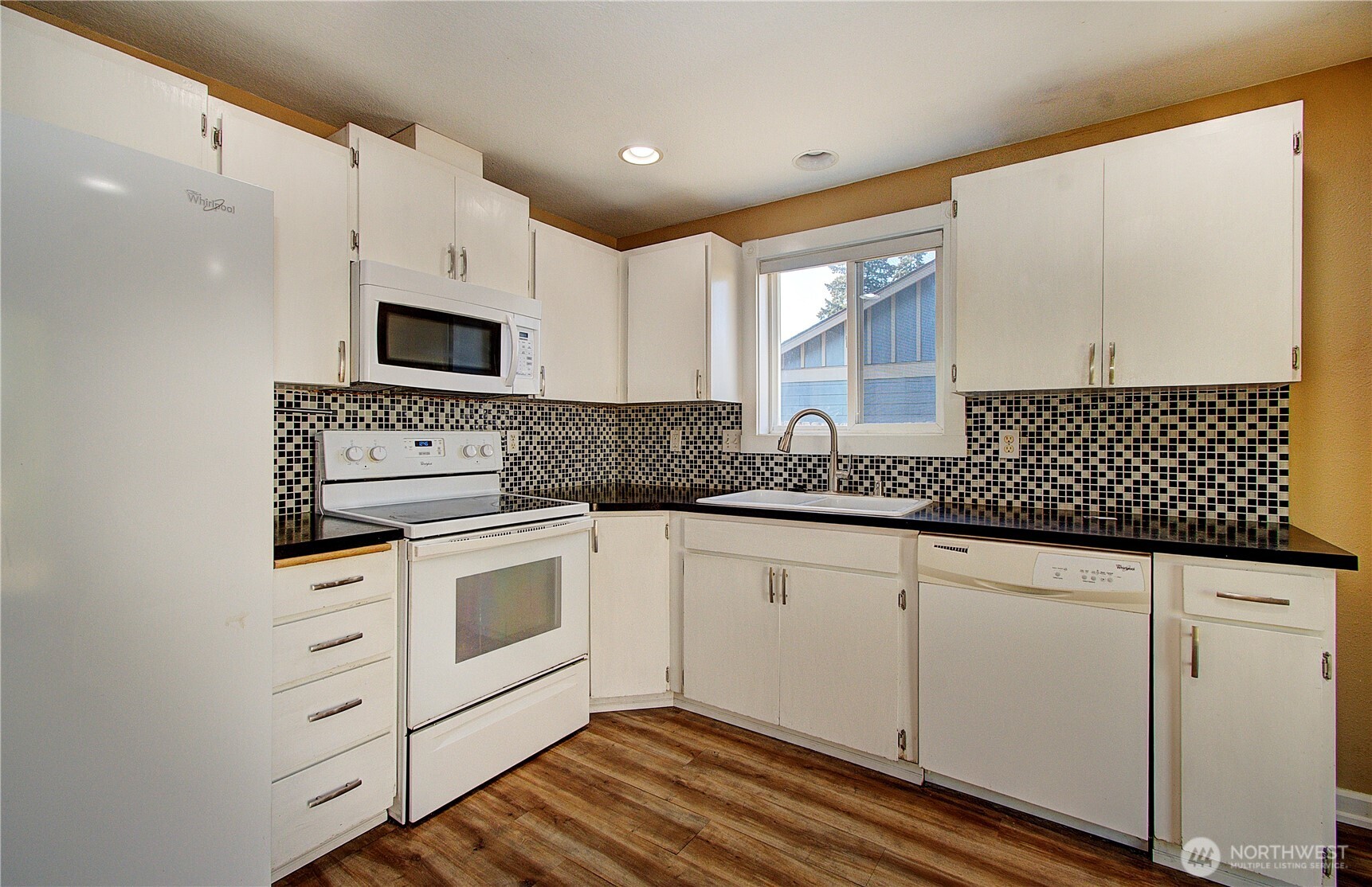 16002 Ne 74th Street Property Photo 7