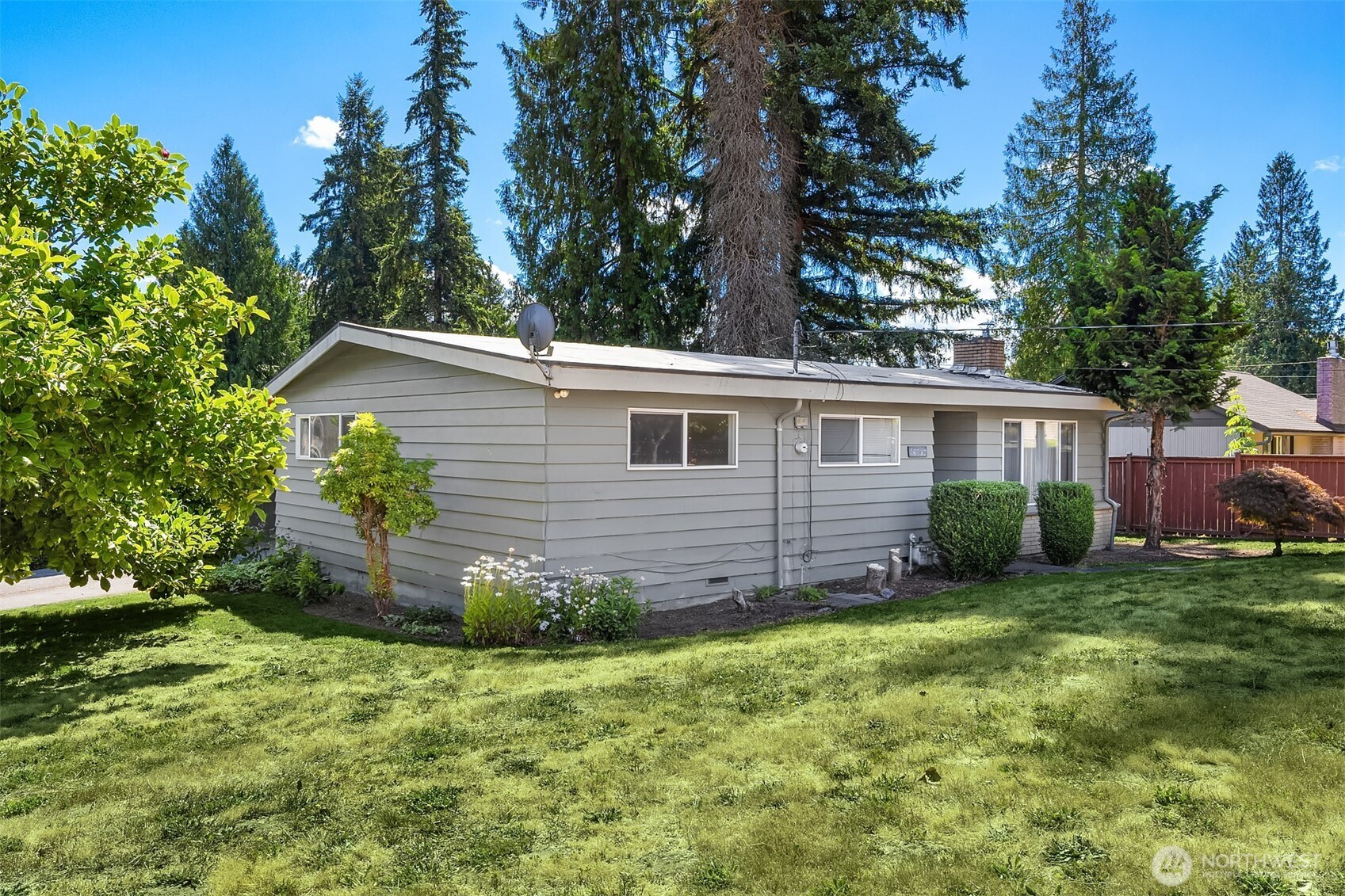 16727 1st Avenue Property Photo 3