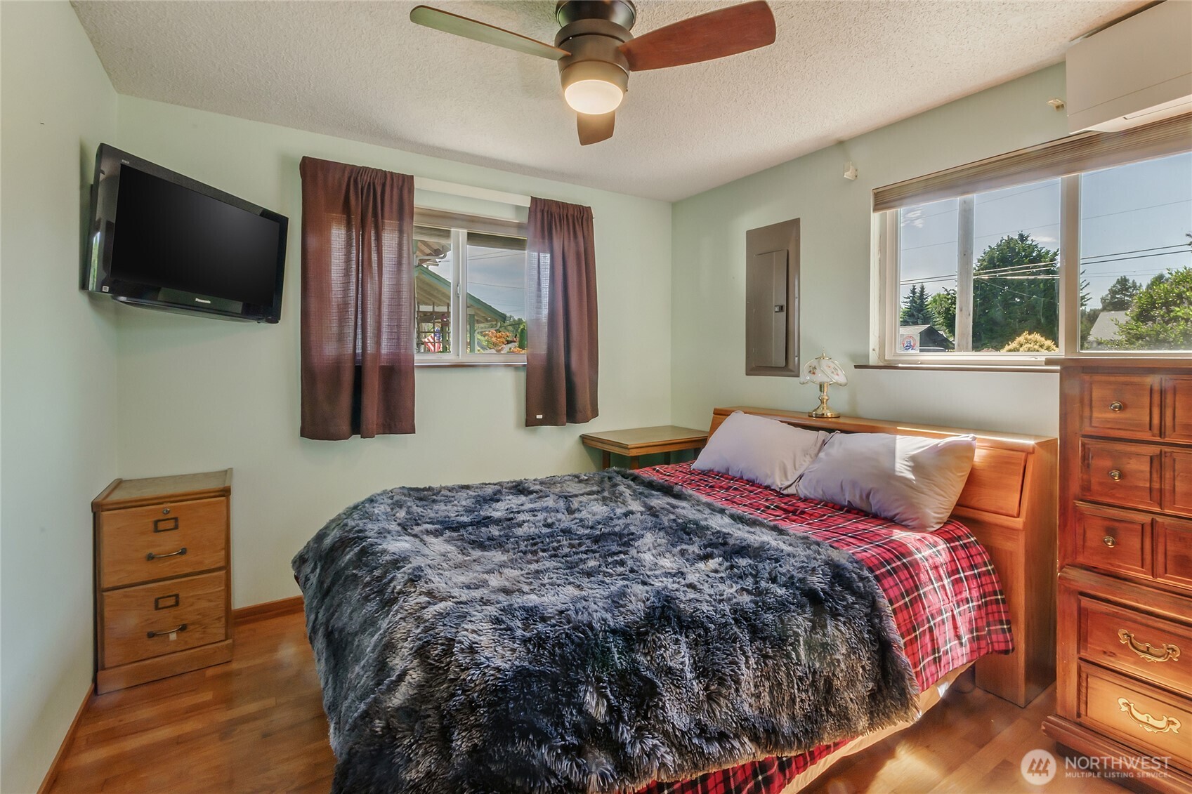 1512 5th Avenue Property Photo 8