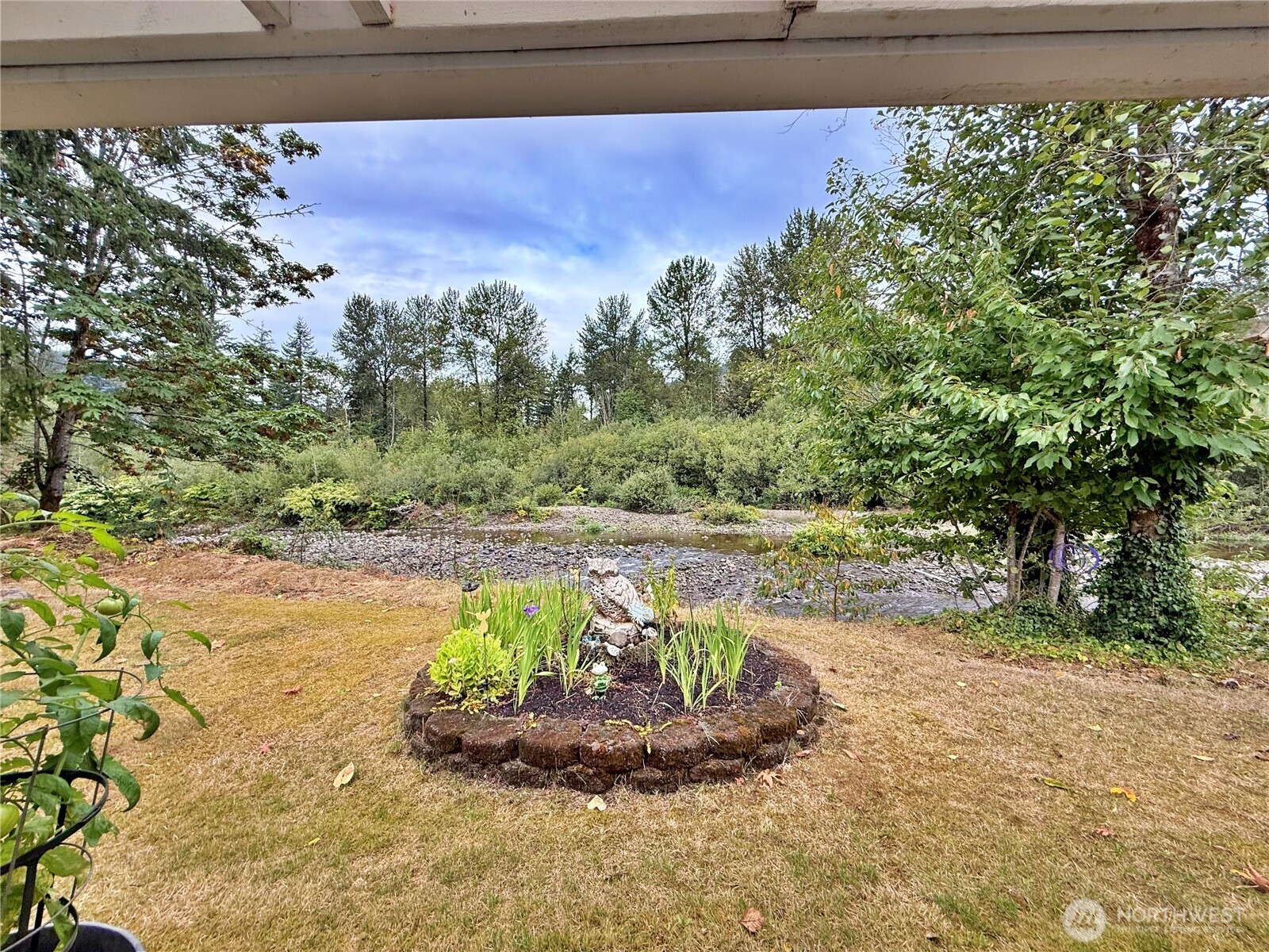 135 River Way Property Photo 3