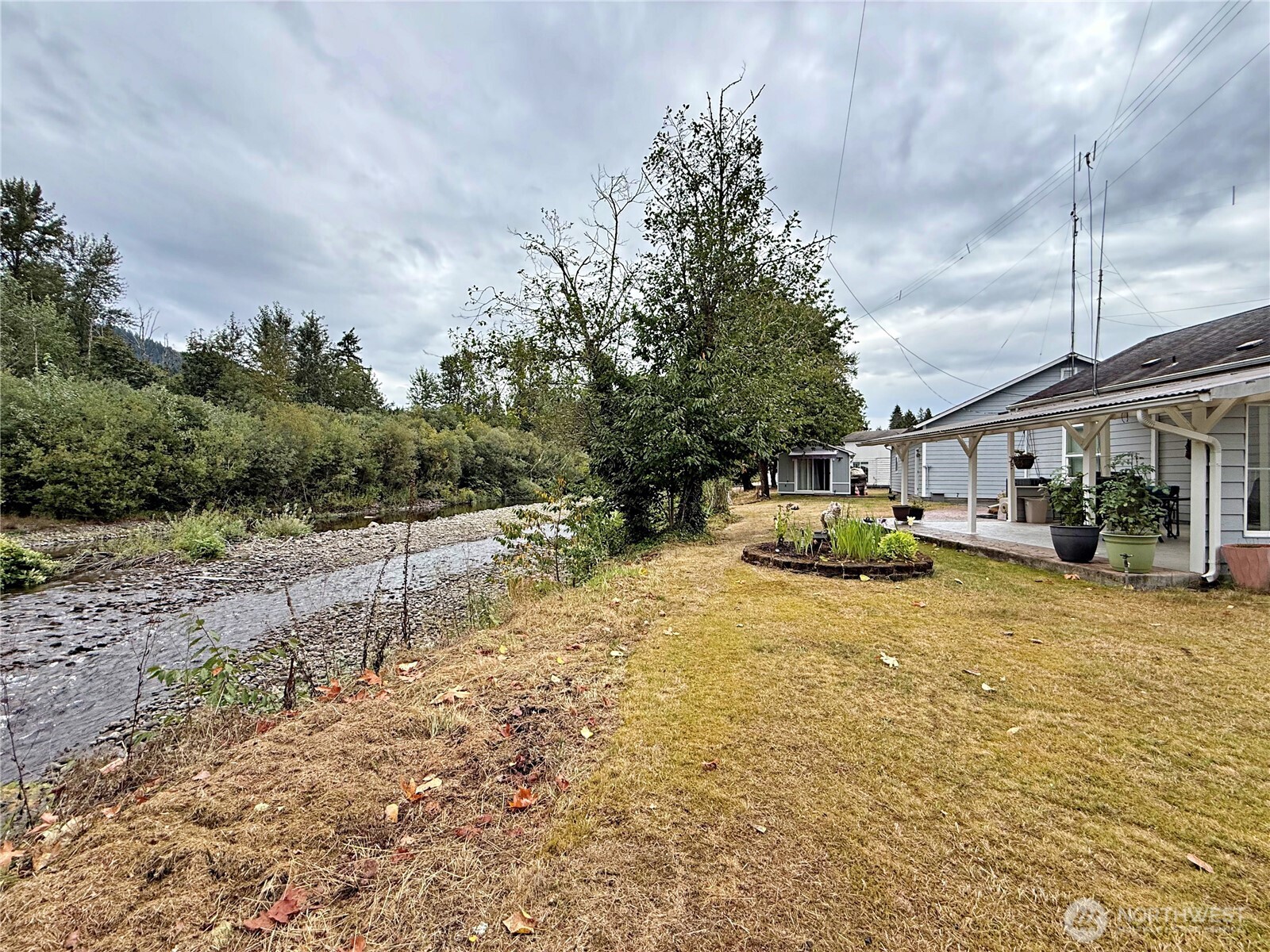 135 River Way Property Photo 4