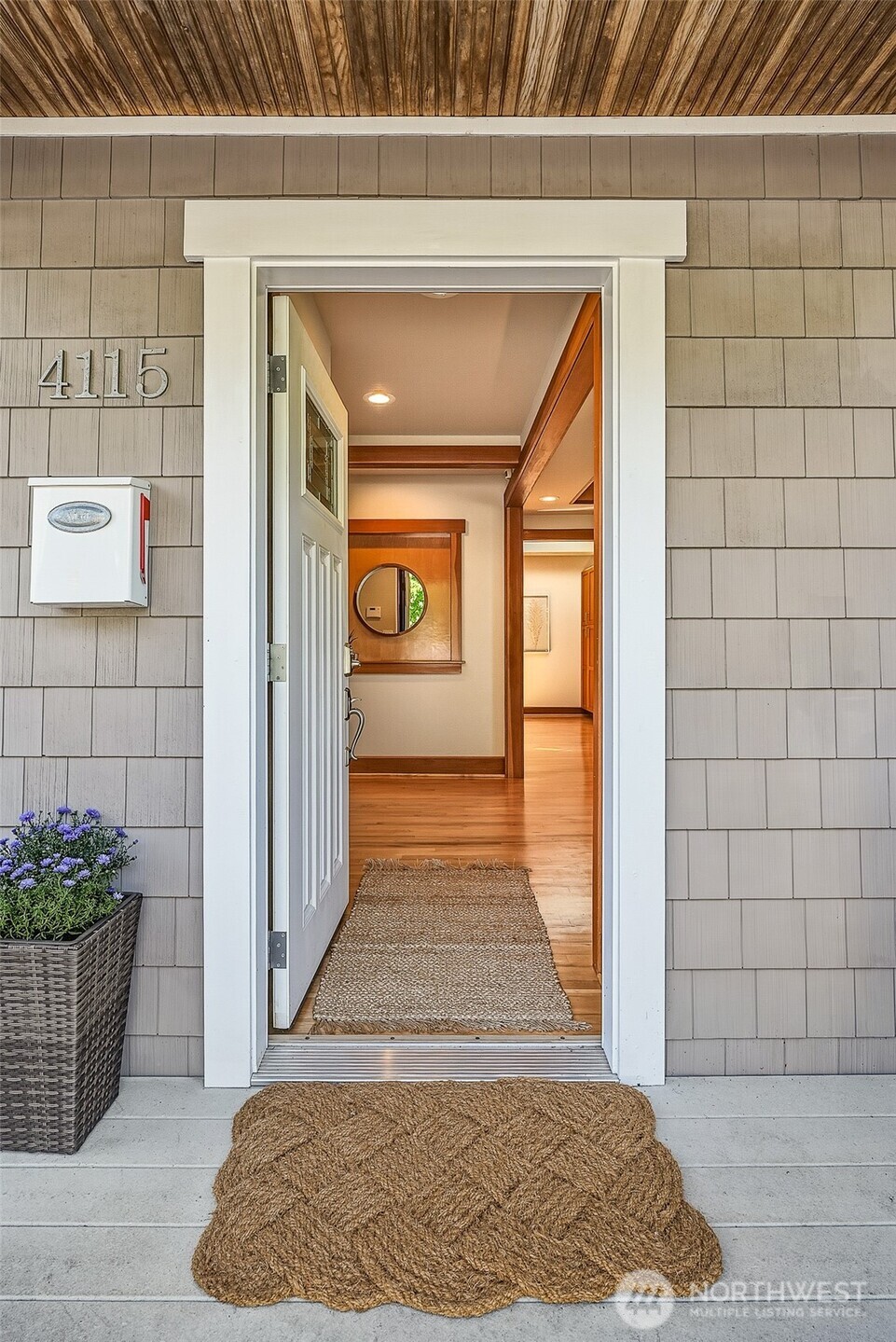 4115 Sw Kenyon Street Property Photo 2