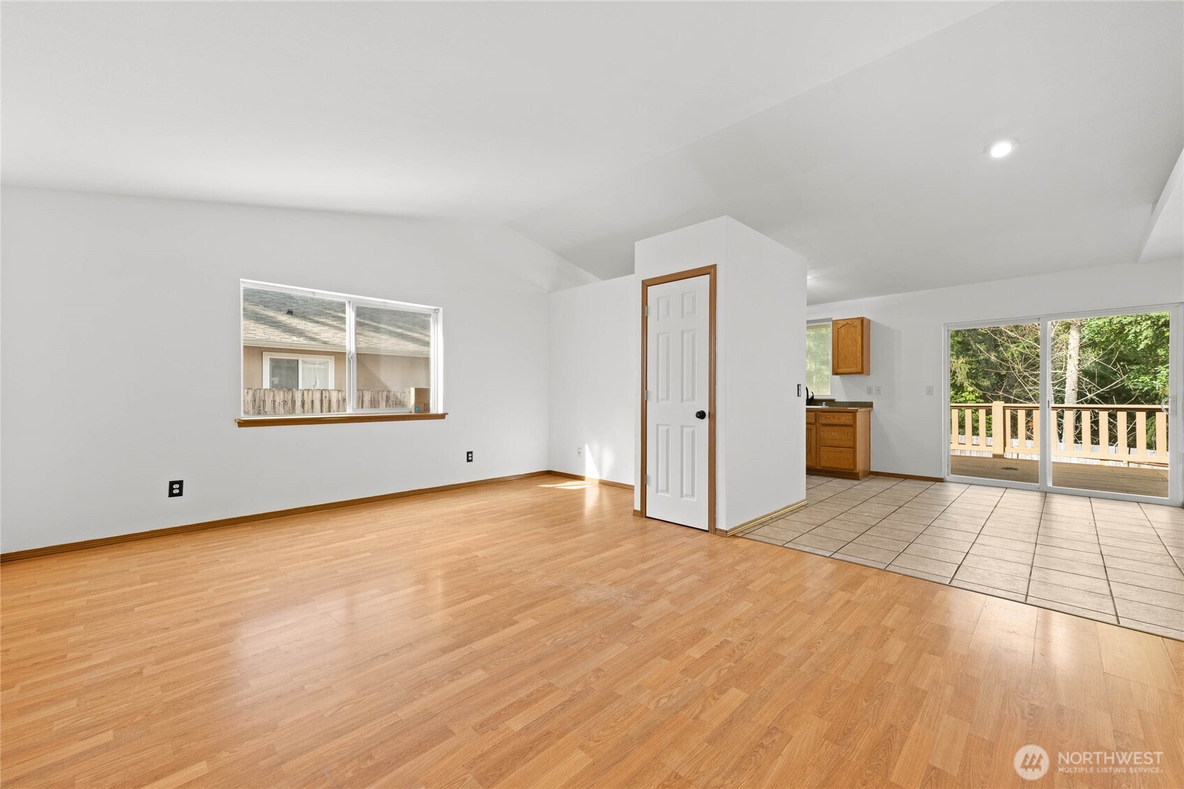 17825 Clear Lake Blvd Property Photo 3