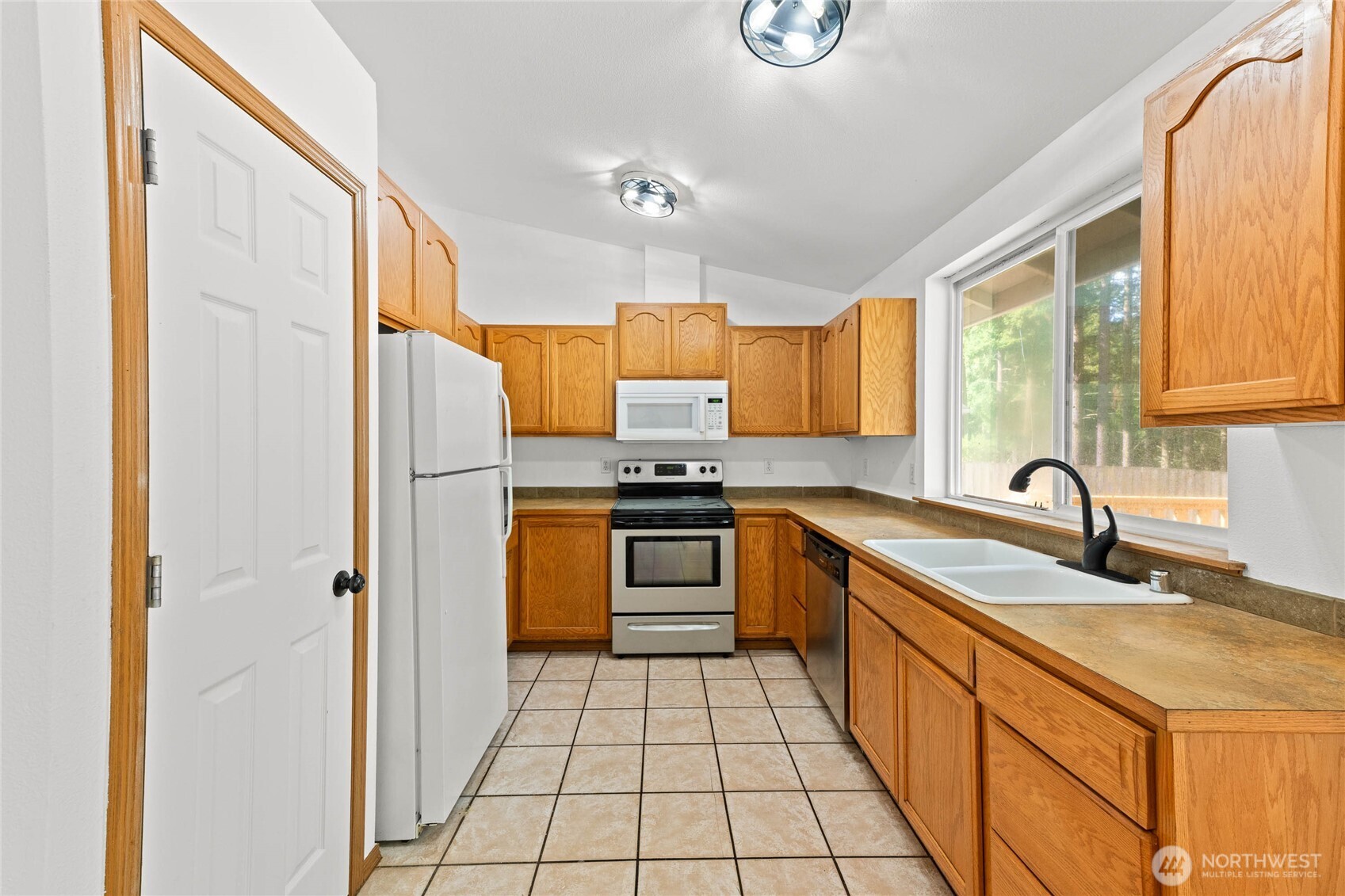 17825 Clear Lake Blvd Property Photo 8