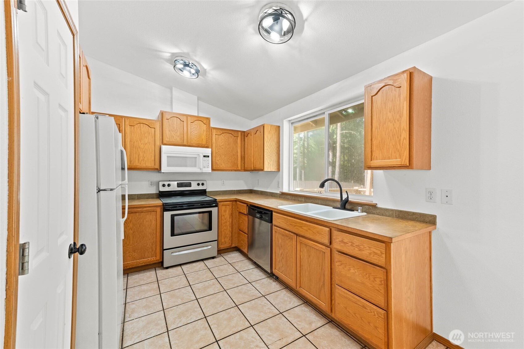 17825 Clear Lake Blvd Property Photo 9