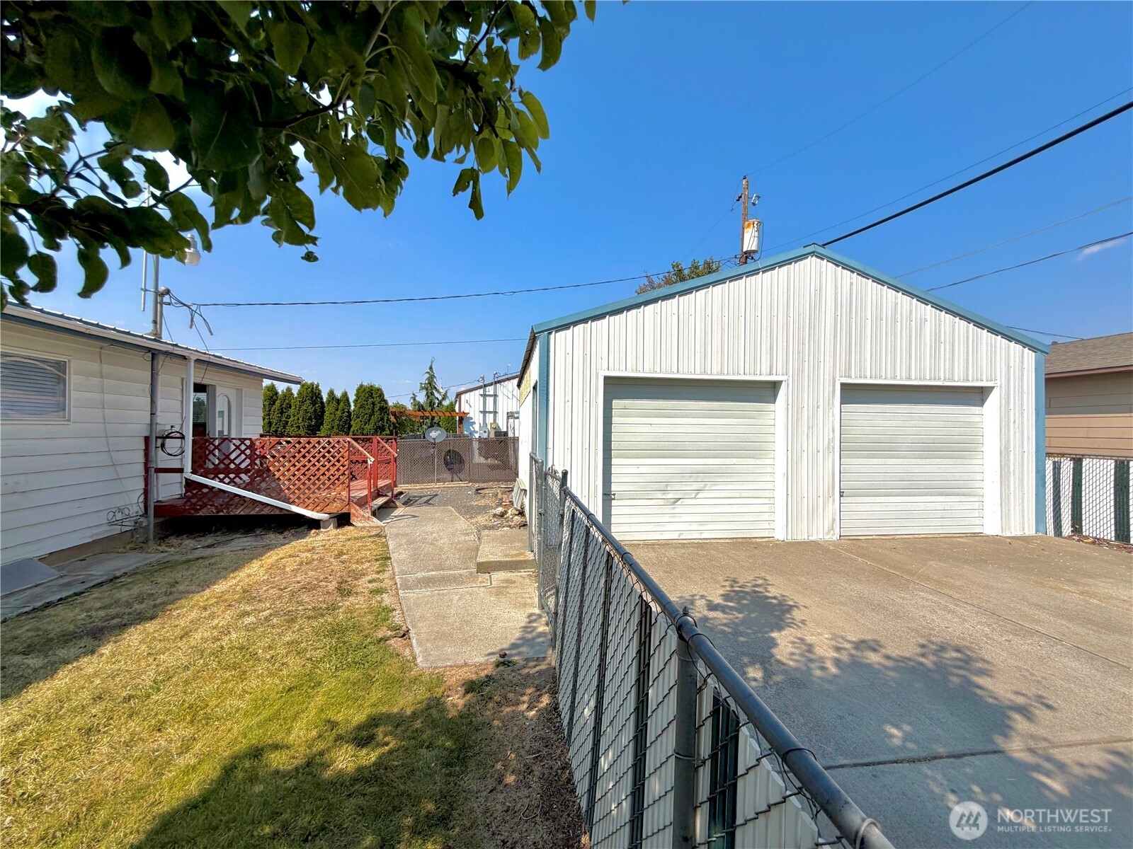 1241 S Skyline Drive Property Photo 5