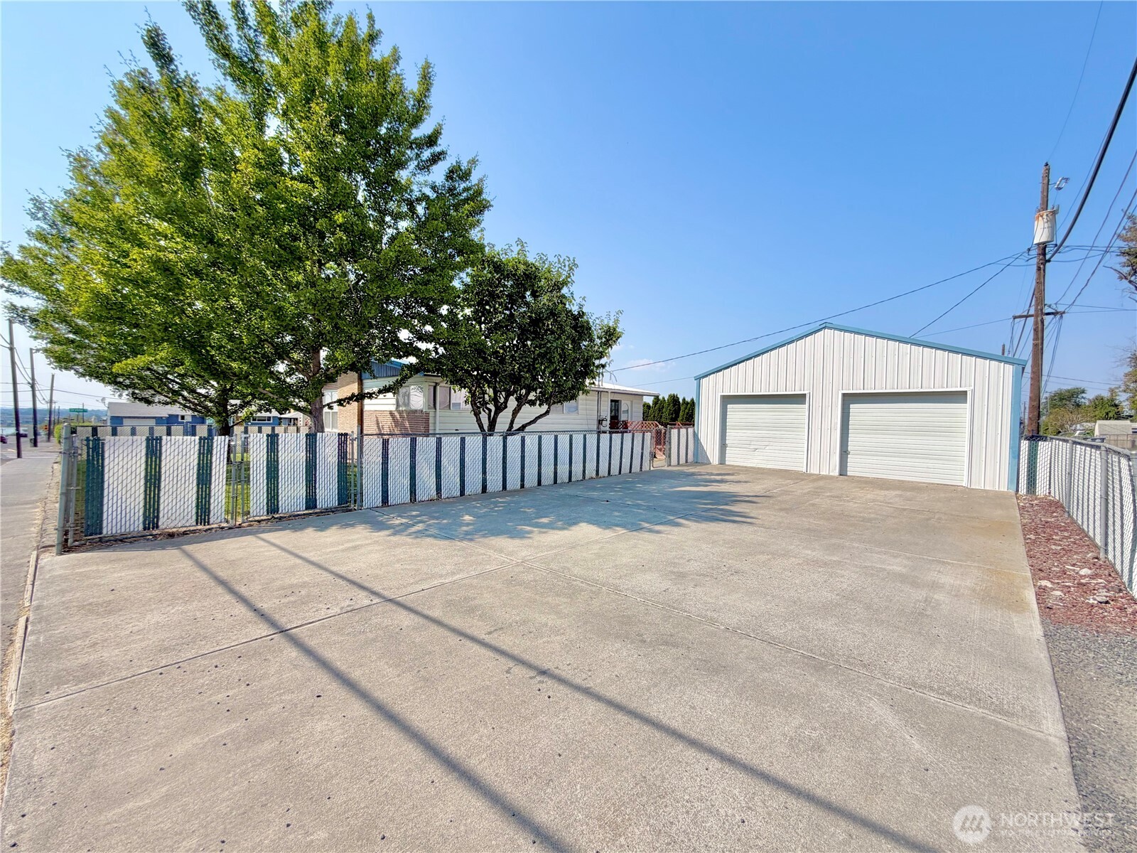 1241 S Skyline Drive Property Photo 6